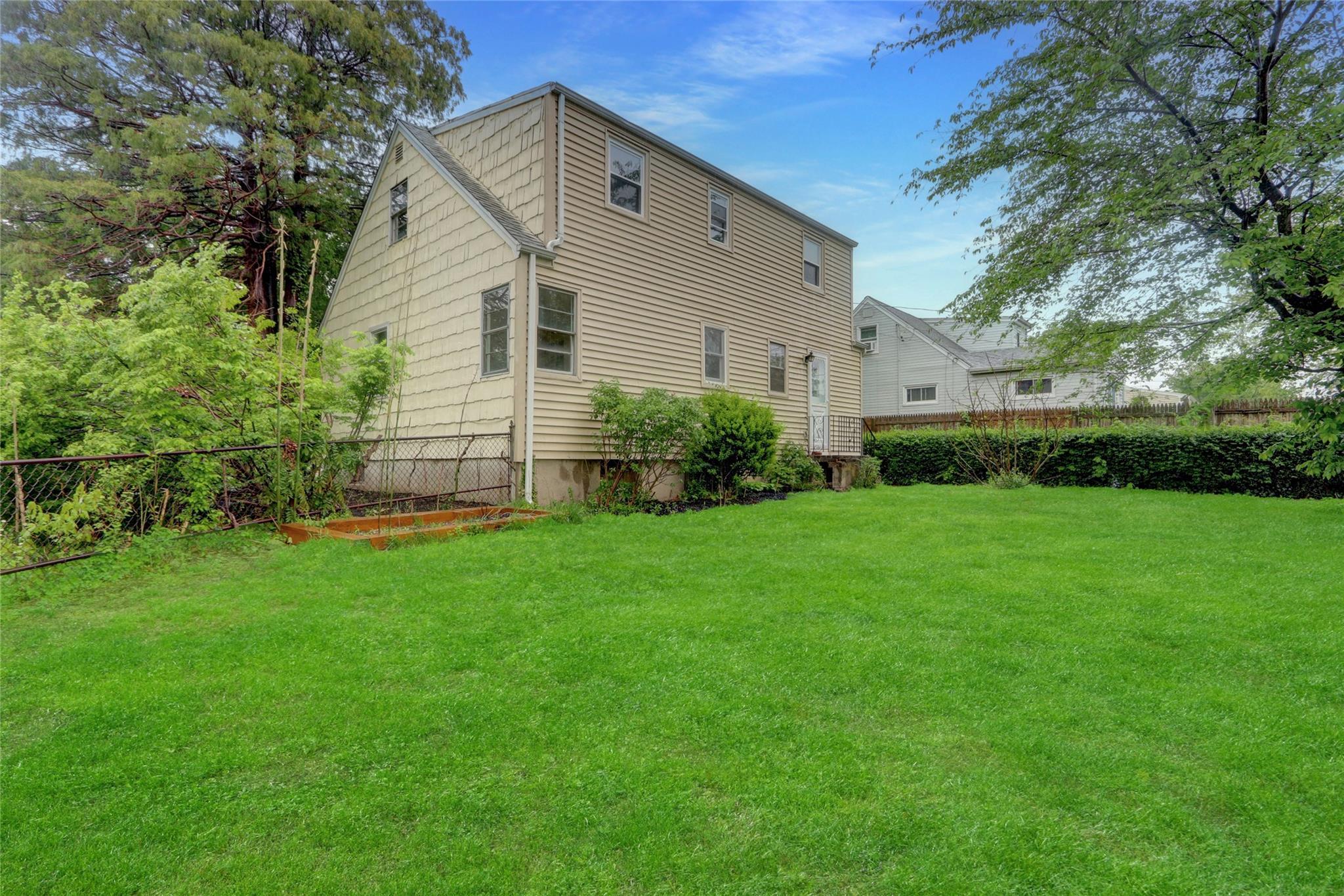 Single Family Inwood  Nassau County, NY 11542, MLS-857111-24