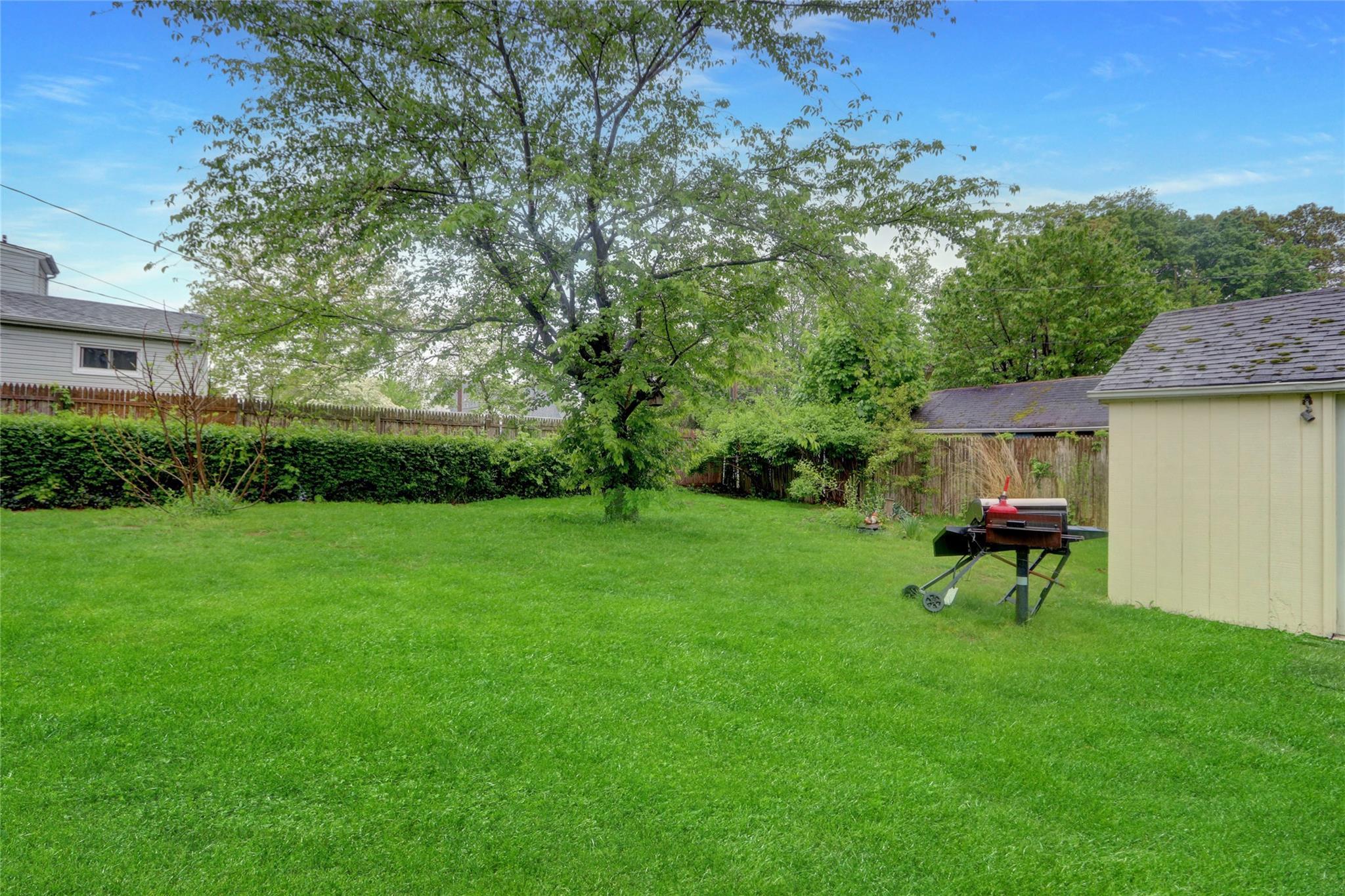 Single Family Inwood  Nassau County, NY 11542, MLS-857111-25
