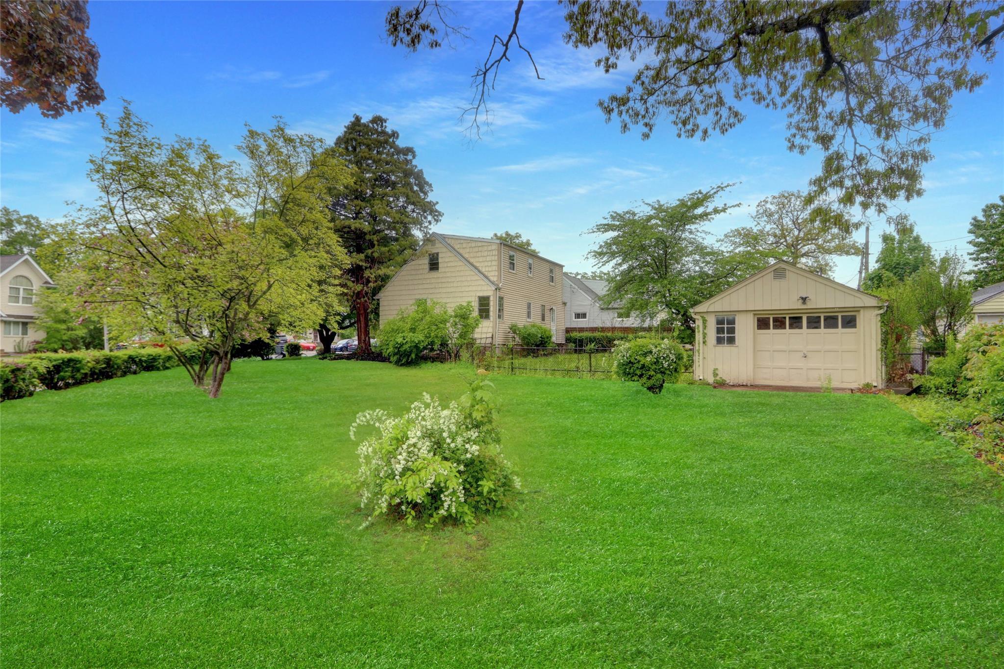 Single Family Inwood  Nassau County, NY 11542, MLS-857111-26