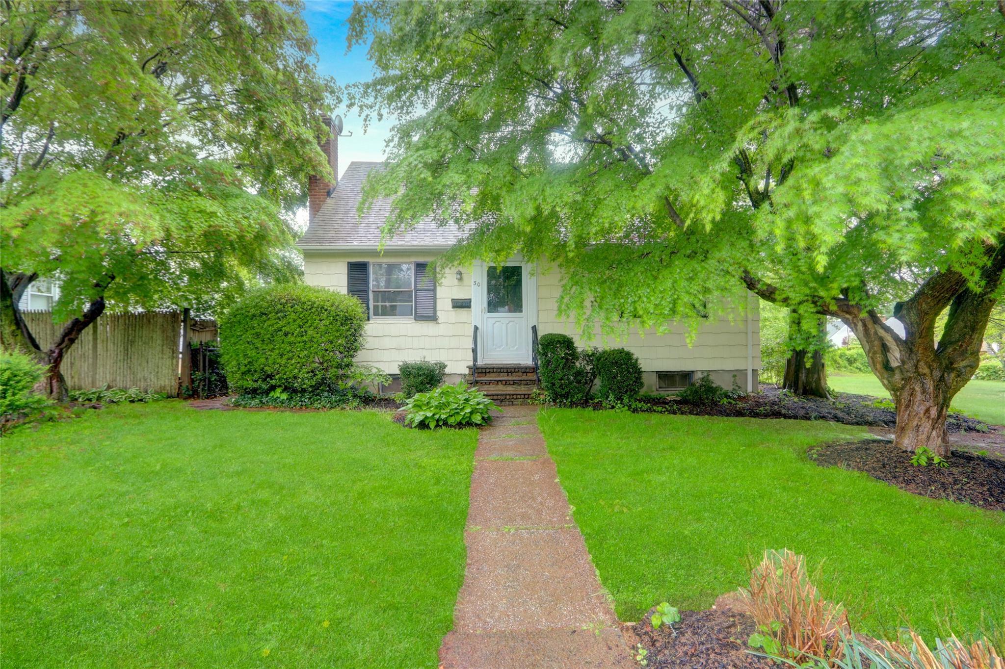 Single Family Inwood  Nassau County, NY 11542, MLS-857111-3