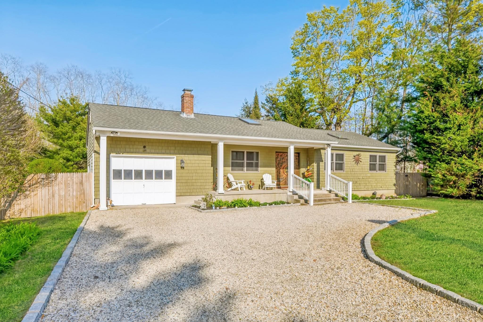 Single Family Indian Neck  Suffolk County, NY 11958, MLS-857115-2