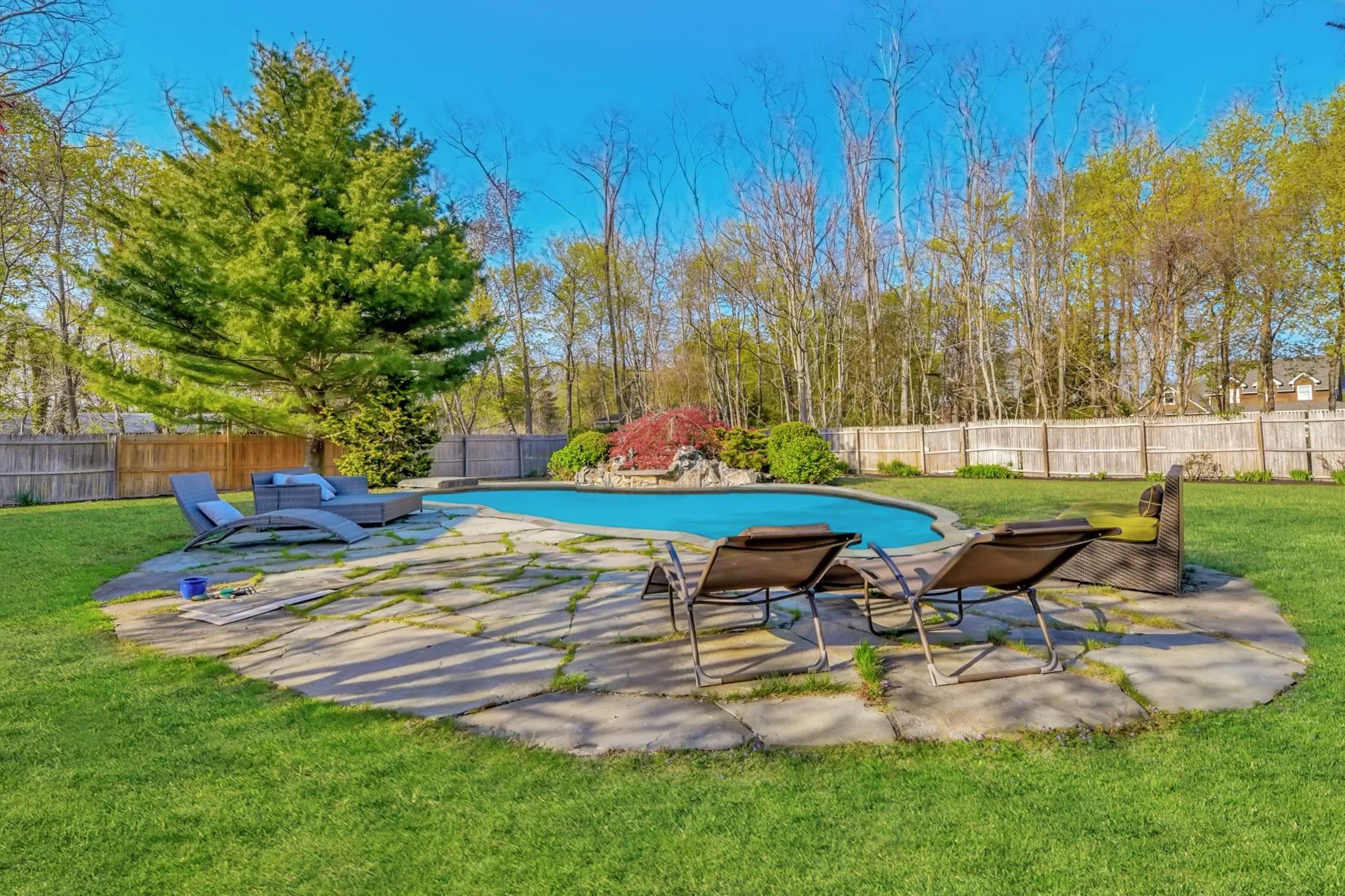 Single Family Indian Neck  Suffolk County, NY 11958, MLS-857115-29