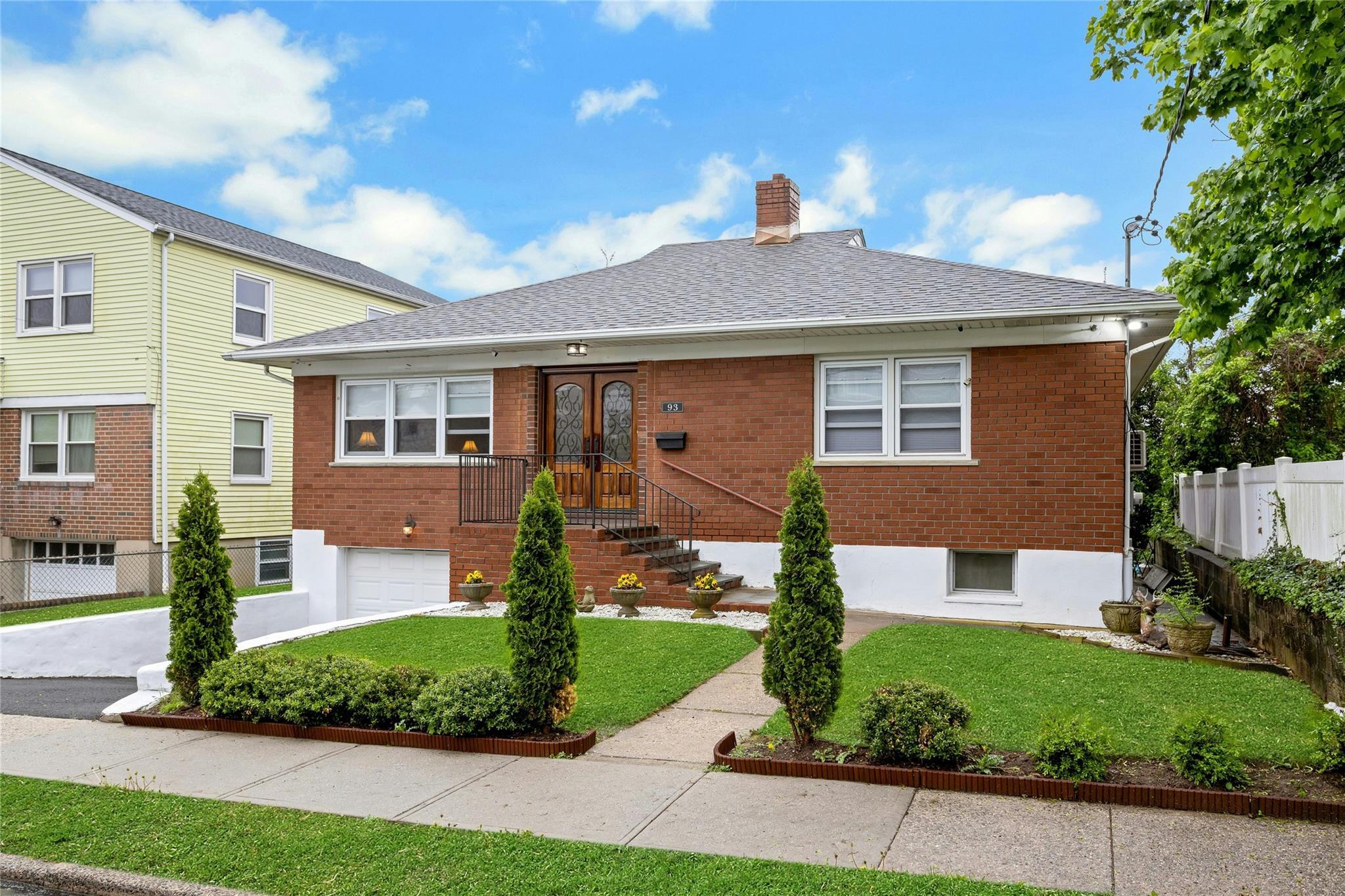Single Family Crotona  Westchester County, NY 10528, MLS-857132-2
