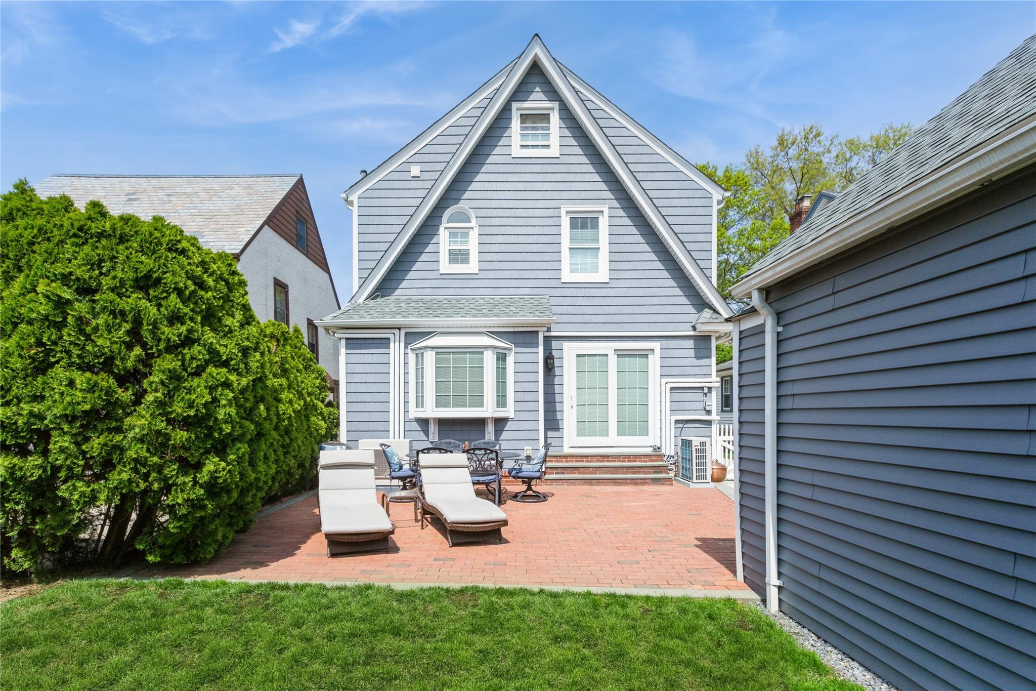 Single Family Willow  Nassau County, NY 11001, MLS-857149-31