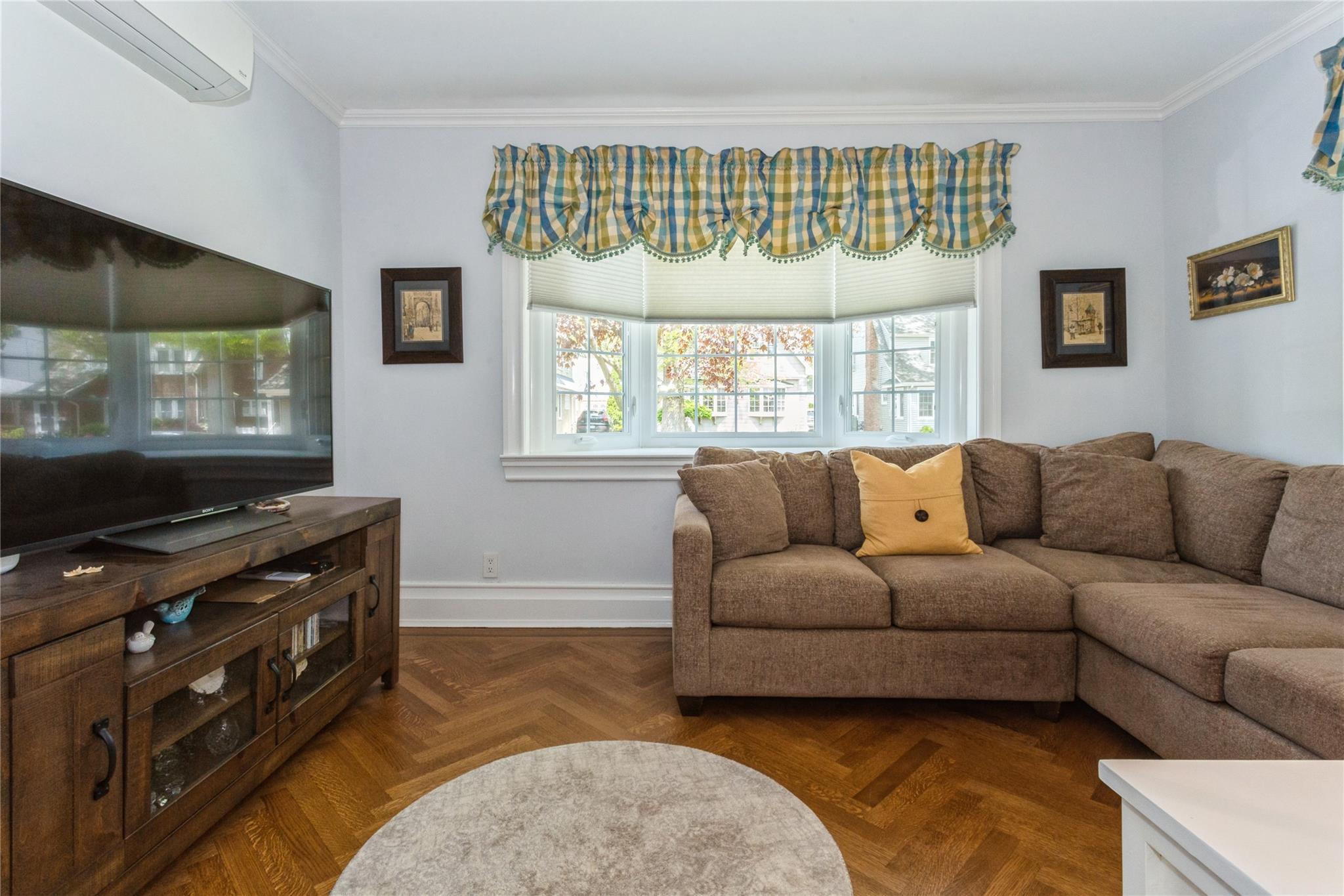 Single Family Willow  Nassau County, NY 11001, MLS-857149-8