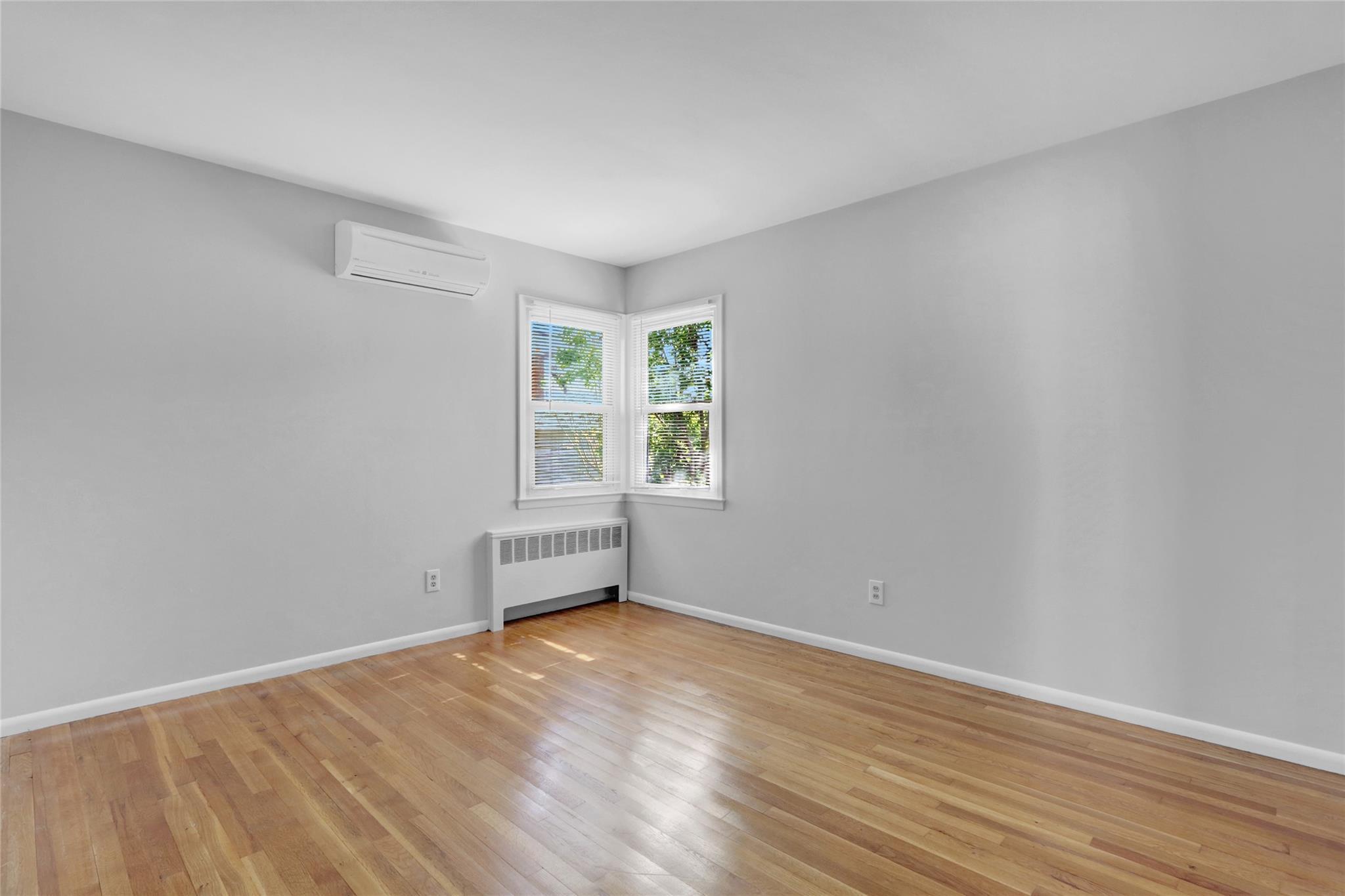 Single Family New York  Nassau County, NY 11580, MLS-857153-11