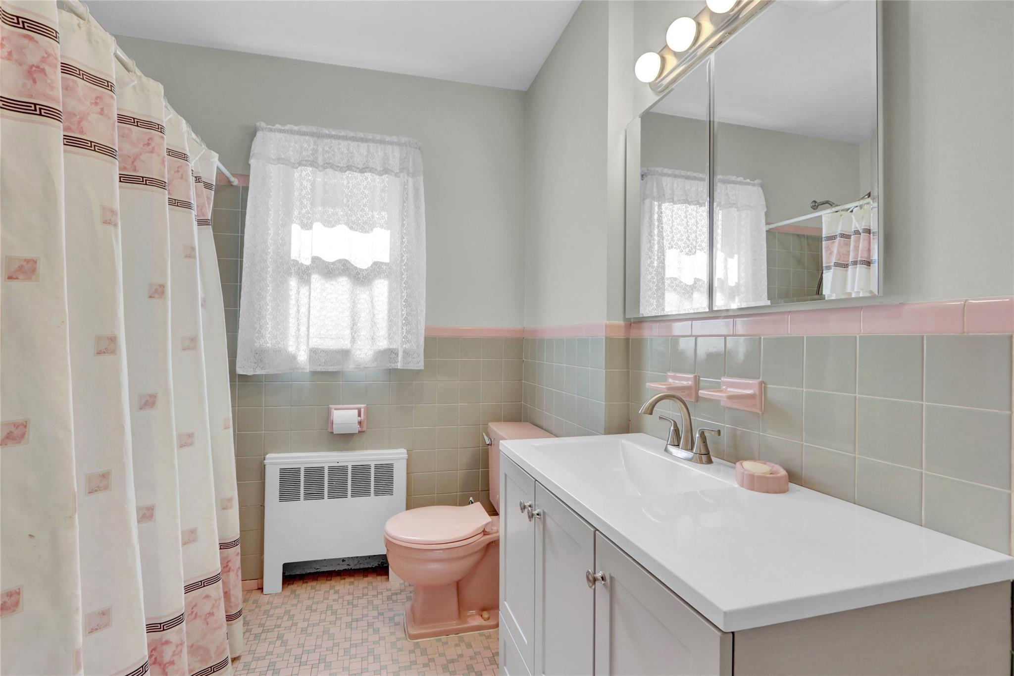 Single Family New York  Nassau County, NY 11580, MLS-857153-12