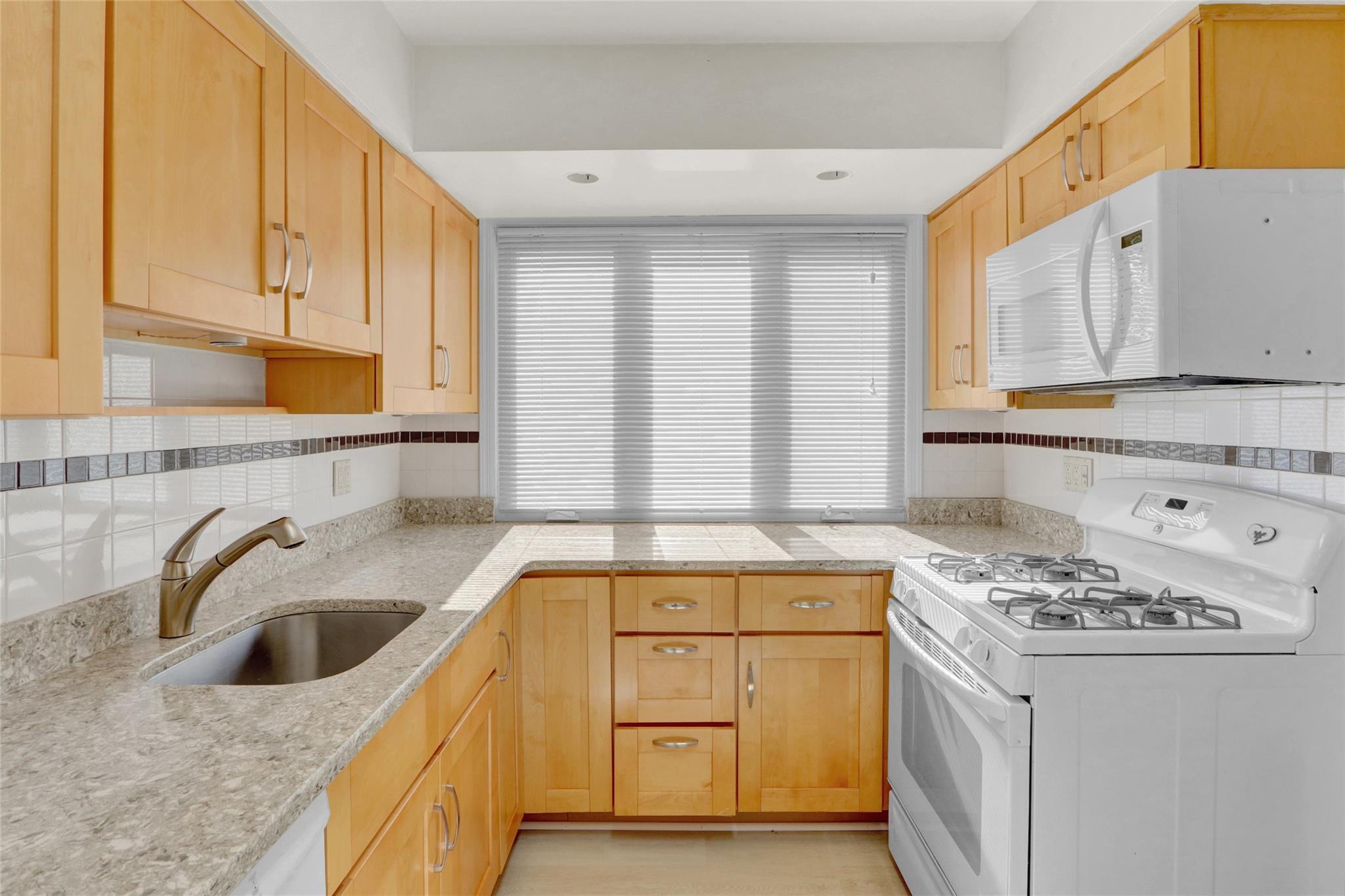 Single Family New York  Nassau County, NY 11580, MLS-857153-14