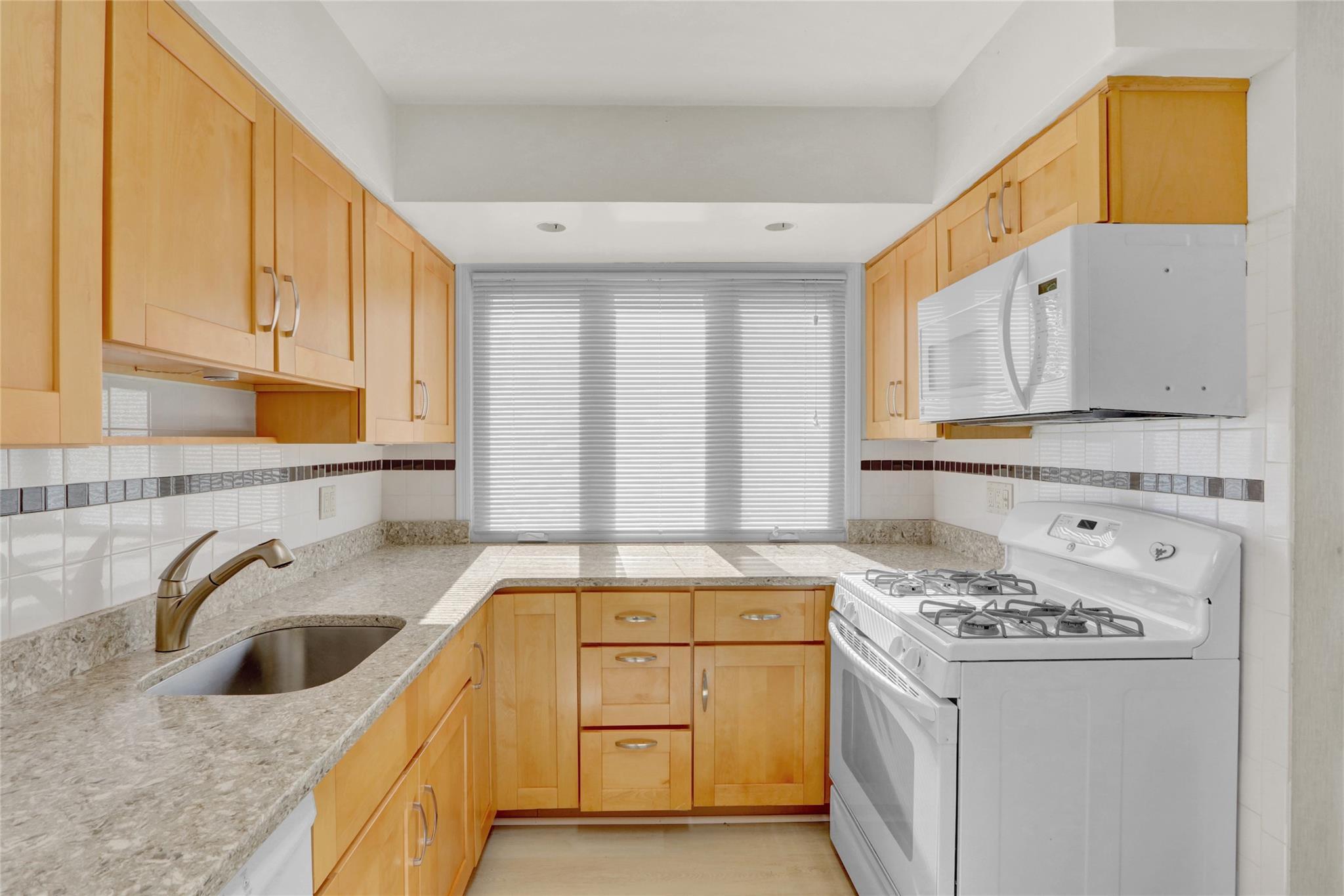 Single Family New York  Nassau County, NY 11580, MLS-857153-15