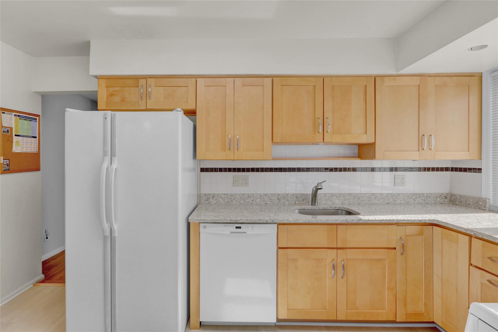 Single Family New York  Nassau County, NY 11580, MLS-857153-16
