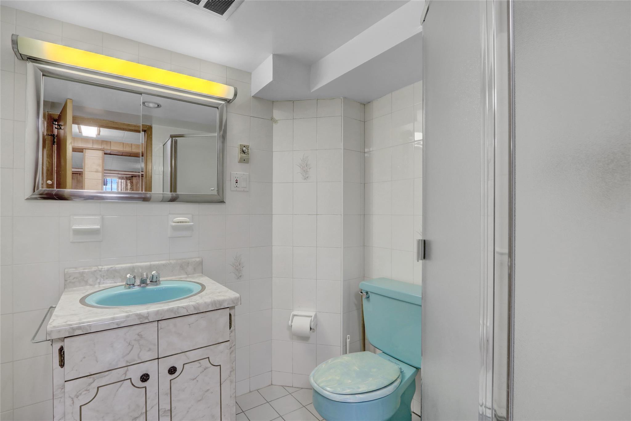 Single Family New York  Nassau County, NY 11580, MLS-857153-20