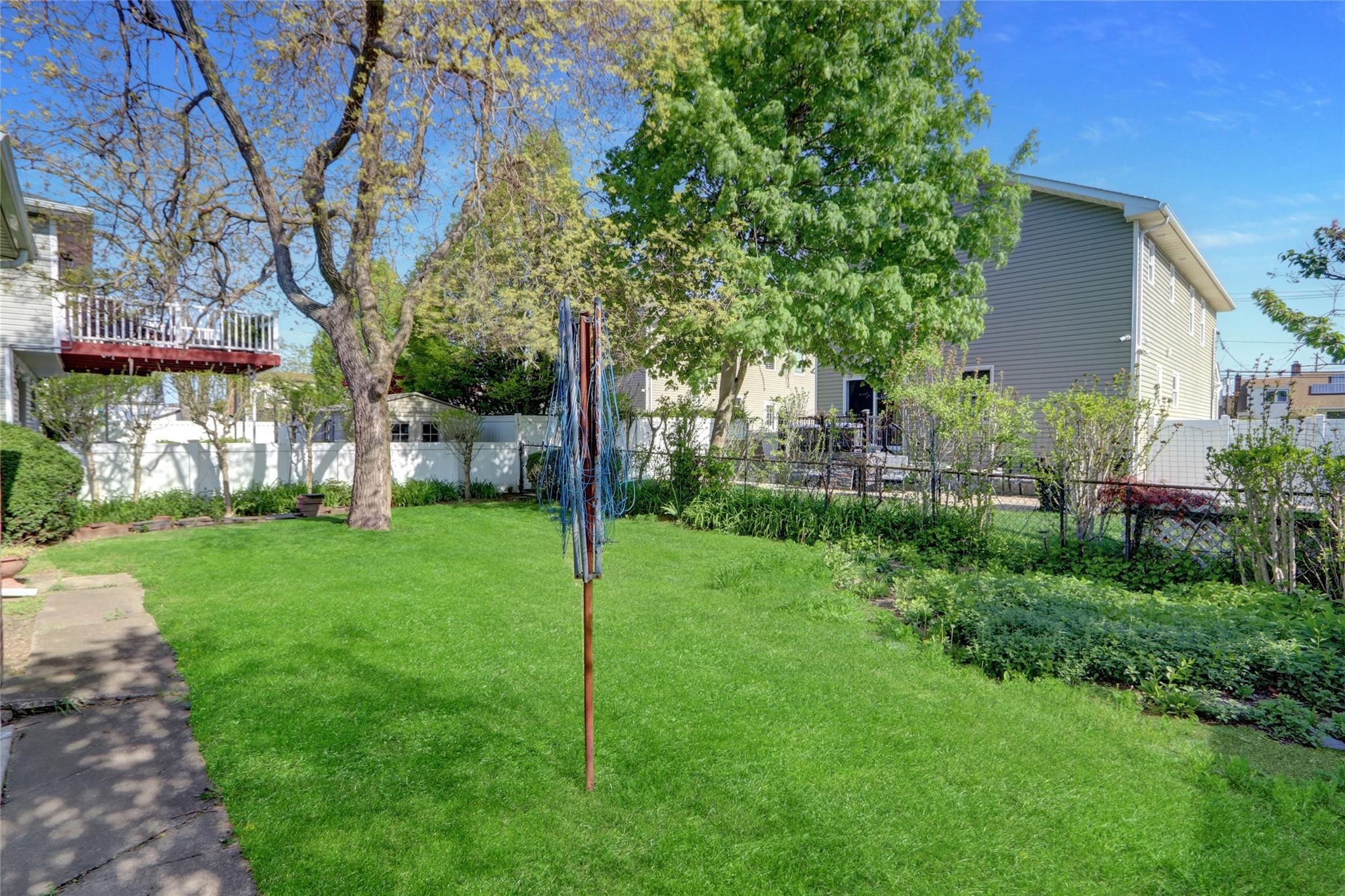 Single Family New York  Nassau County, NY 11580, MLS-857153-3