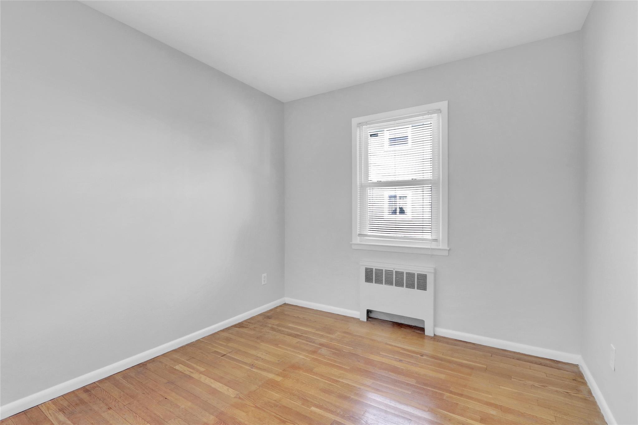 Single Family New York  Nassau County, NY 11580, MLS-857153-9