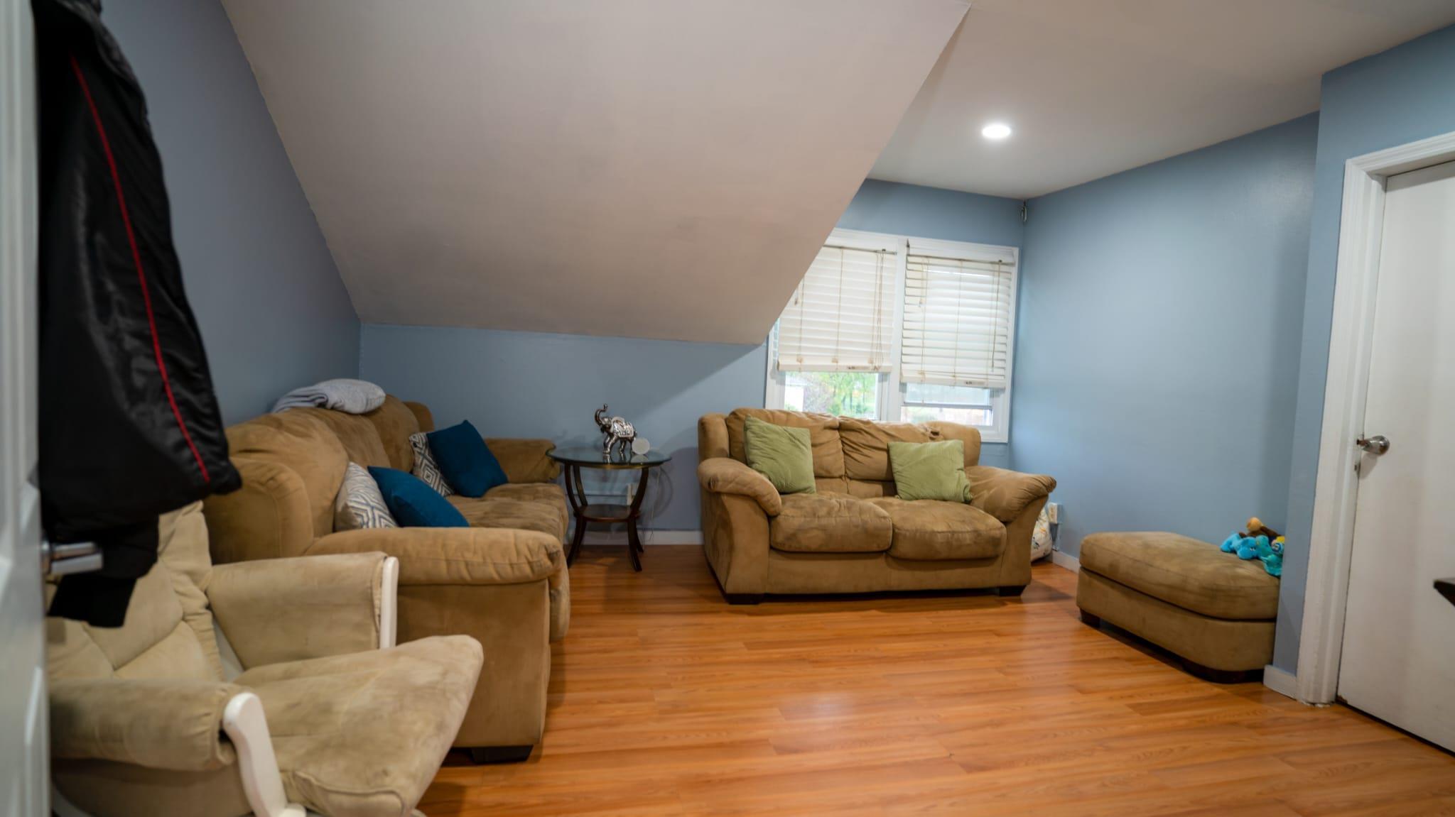 Single Family Massachusetts  Suffolk County, NY 11706, MLS-857168-10