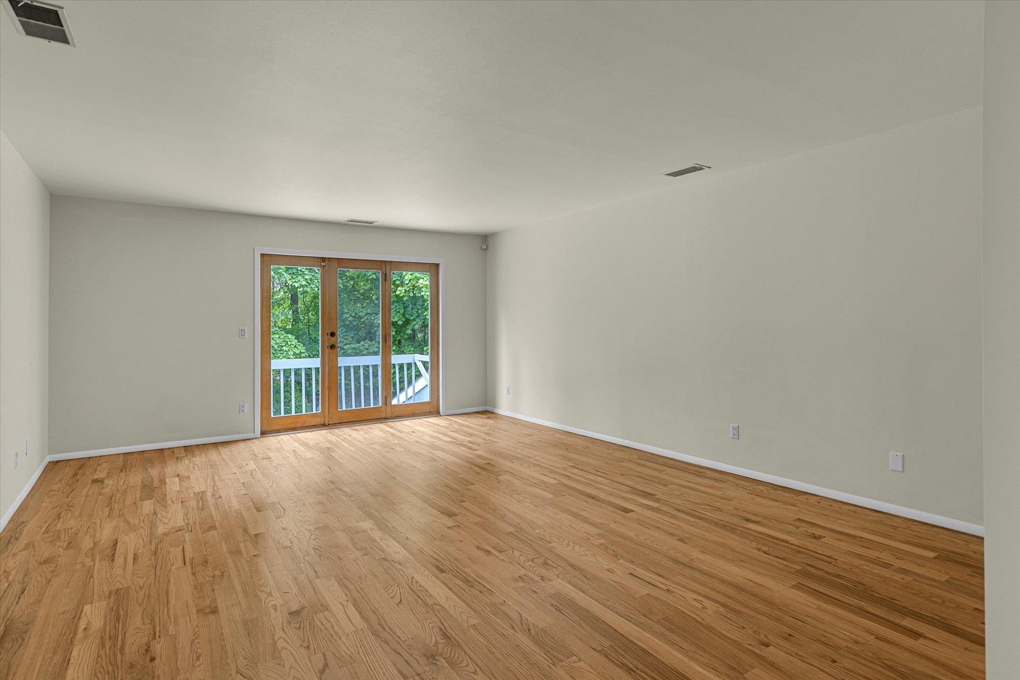 Single Family Heiko  Suffolk County, NY 11768, MLS-857175-25