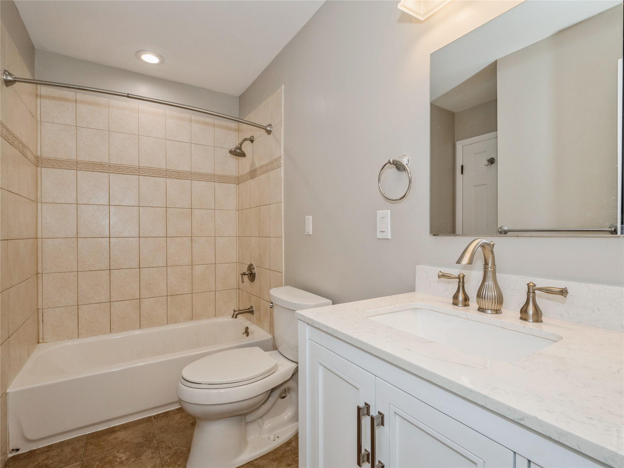 Single Family Coll Hollow  Dutchess County, NY 12601, MLS-857222-21