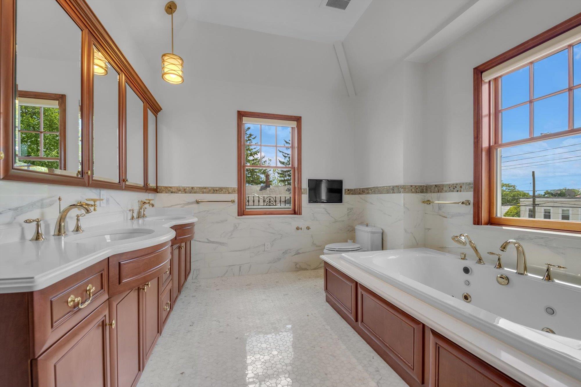 Single Family 11  Queens, NY 11357, MLS-857252-22