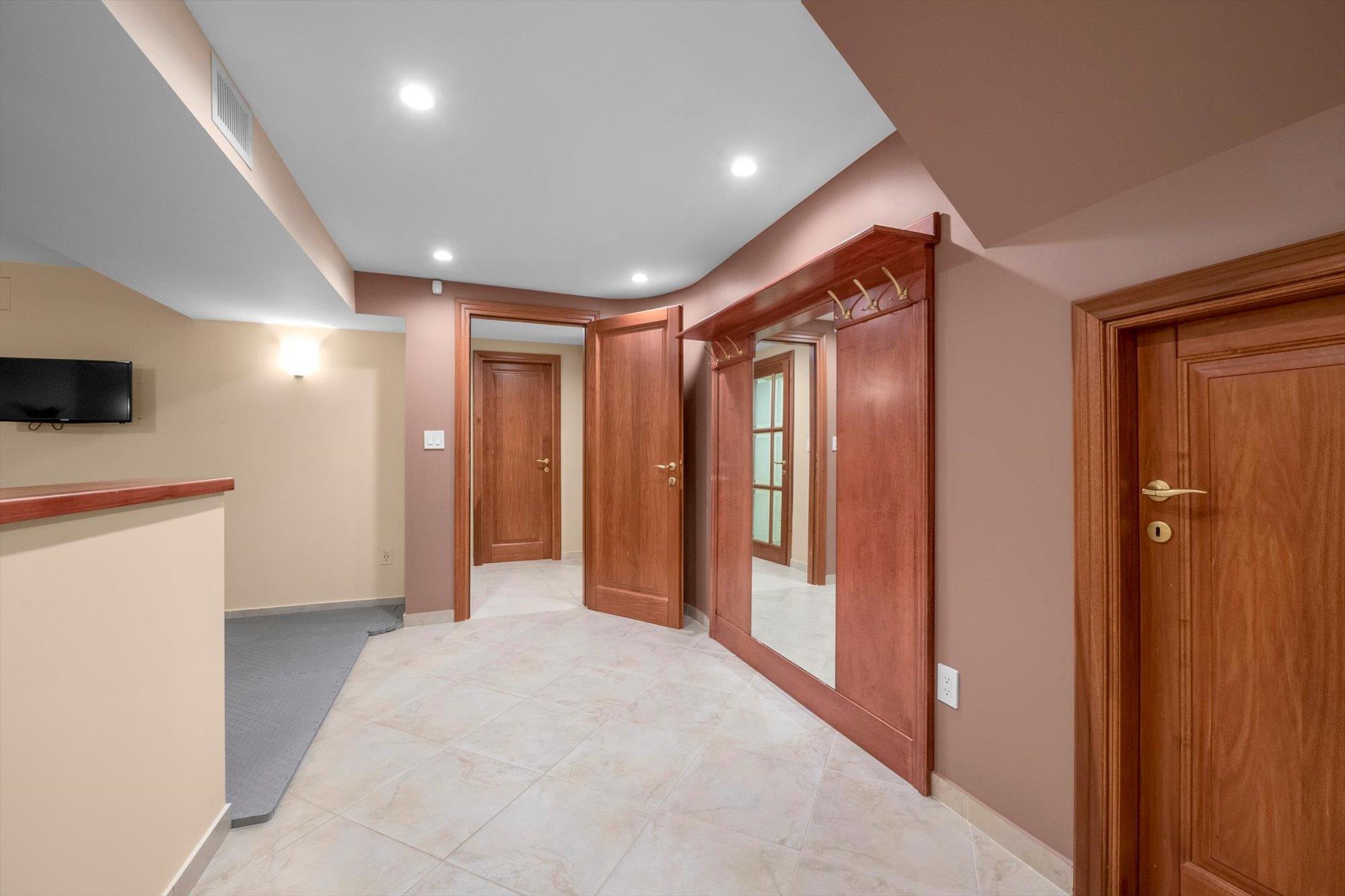 Single Family 11  Queens, NY 11357, MLS-857252-30