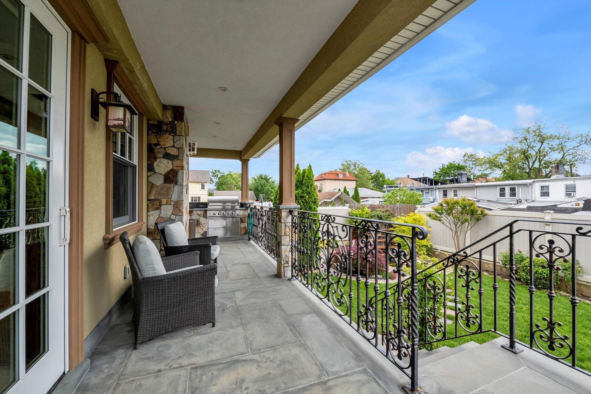 Single Family 11  Queens, NY 11357, MLS-857252-39