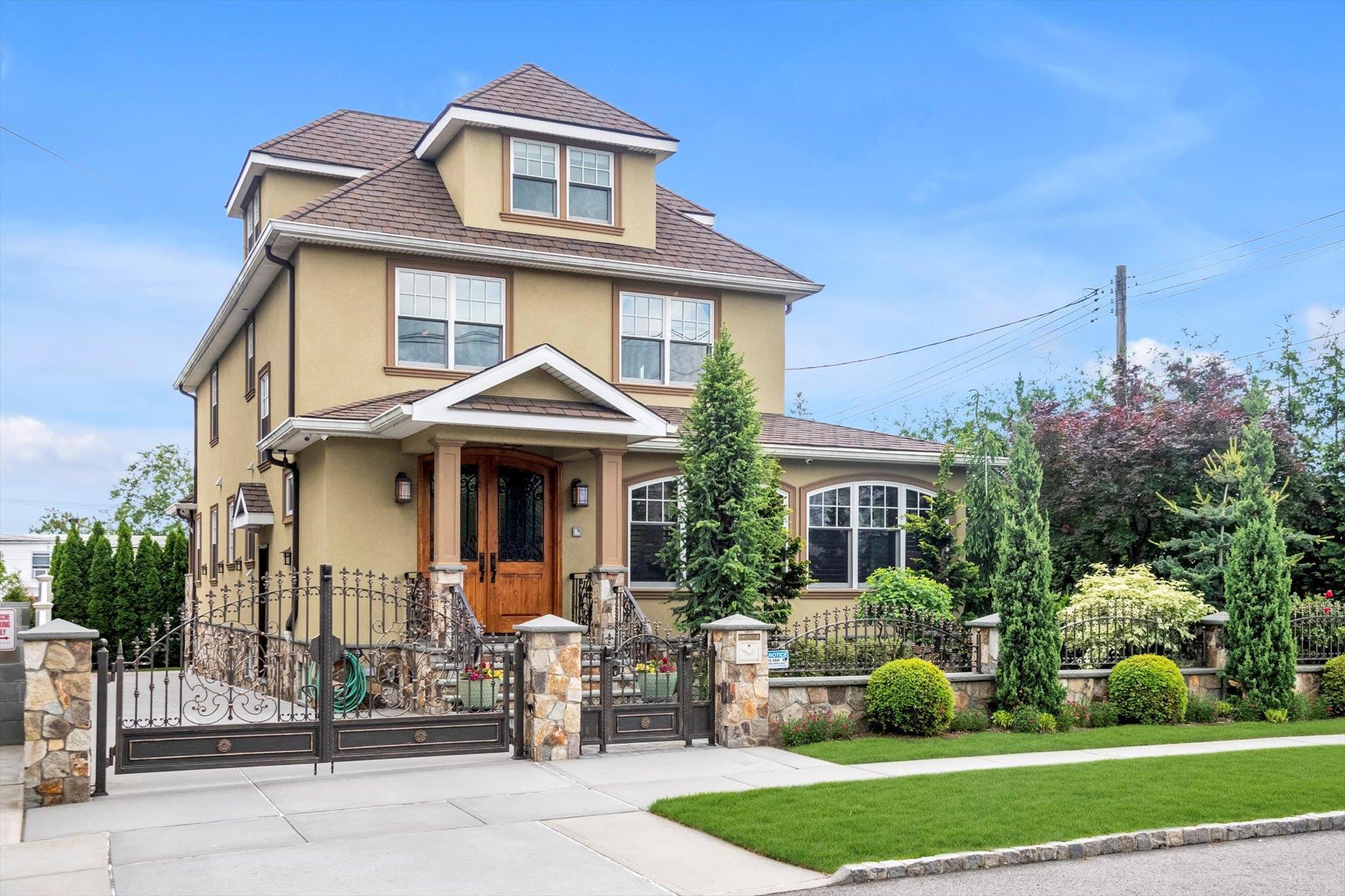Single Family 11  Queens, NY 11357, MLS-857252-41