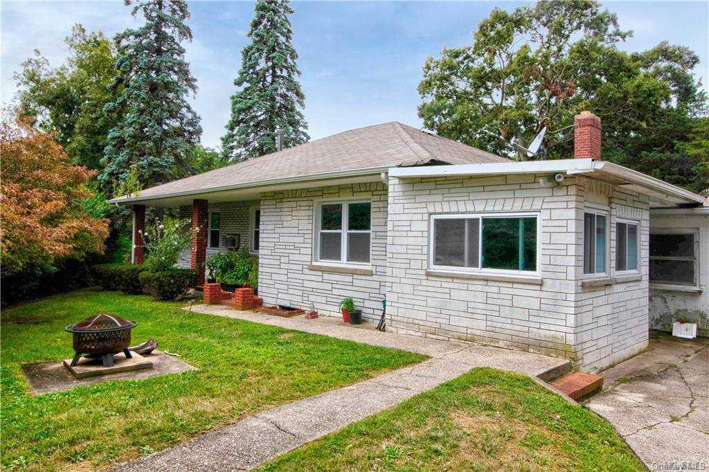 Single Family Side  Suffolk County, NY 11792, MLS-857257-7