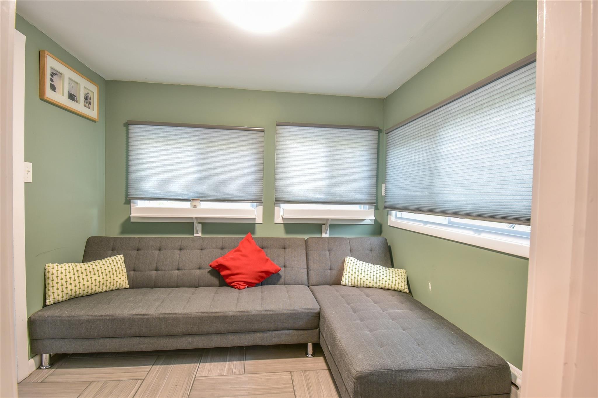 Single Family Side  Suffolk County, NY 11792, MLS-857257-8