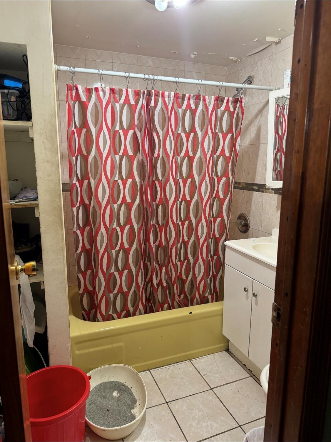 Single Family 95th Ave  Queens, NY 11416, MLS-857263-21