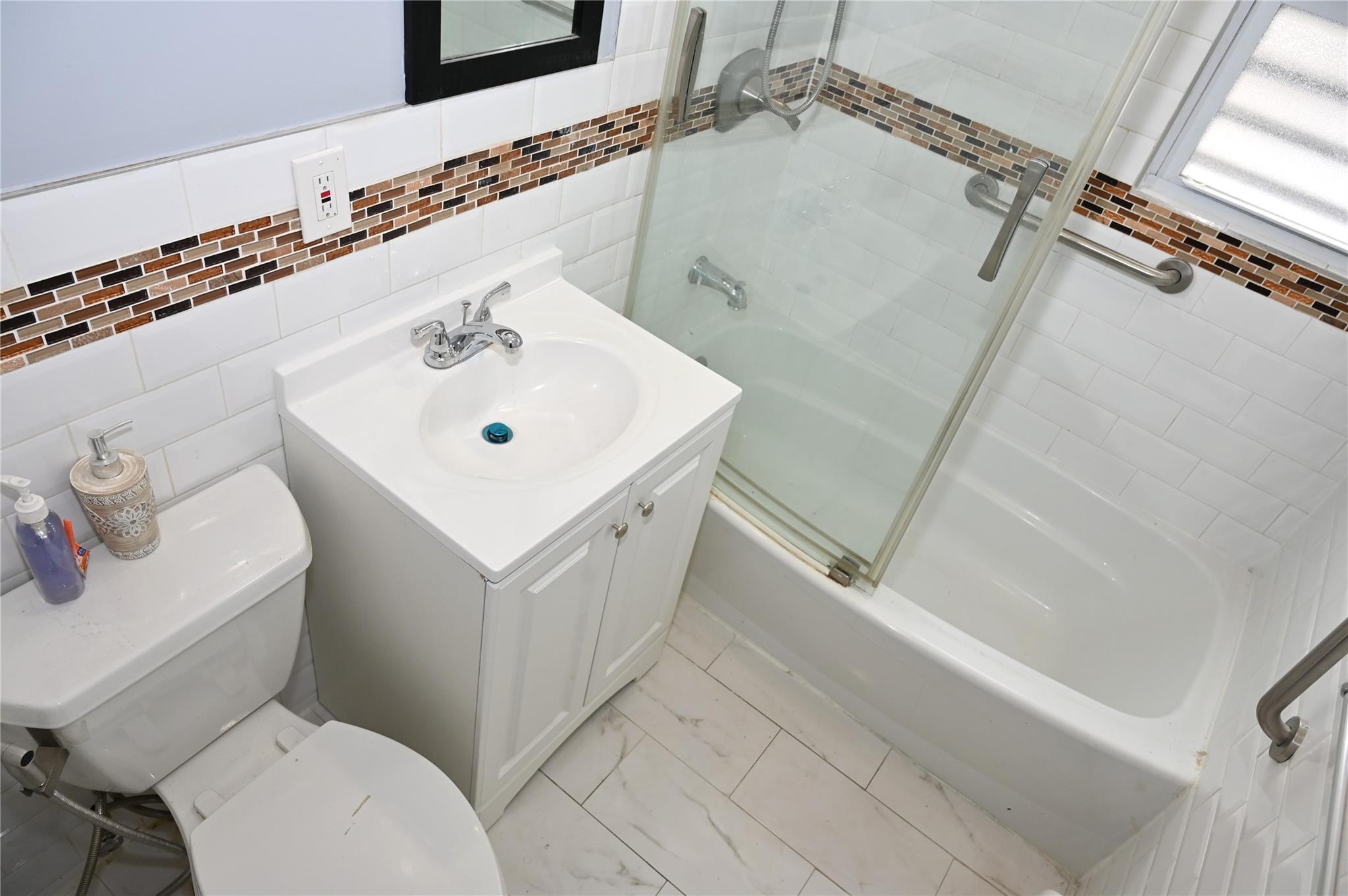 Single Family 266th  Queens, NY 11004, MLS-857272-17