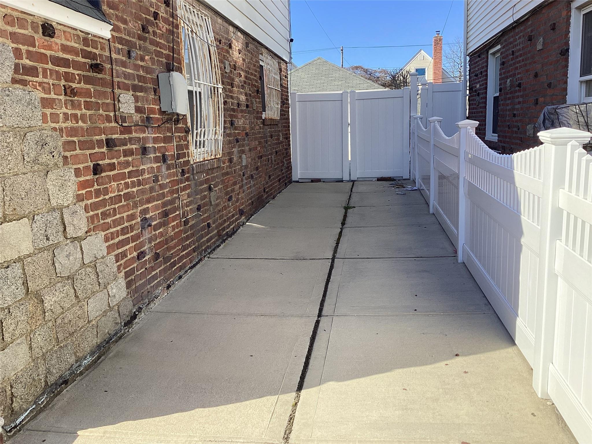 Single Family Murdock  Queens, NY 11429, MLS-857276-2