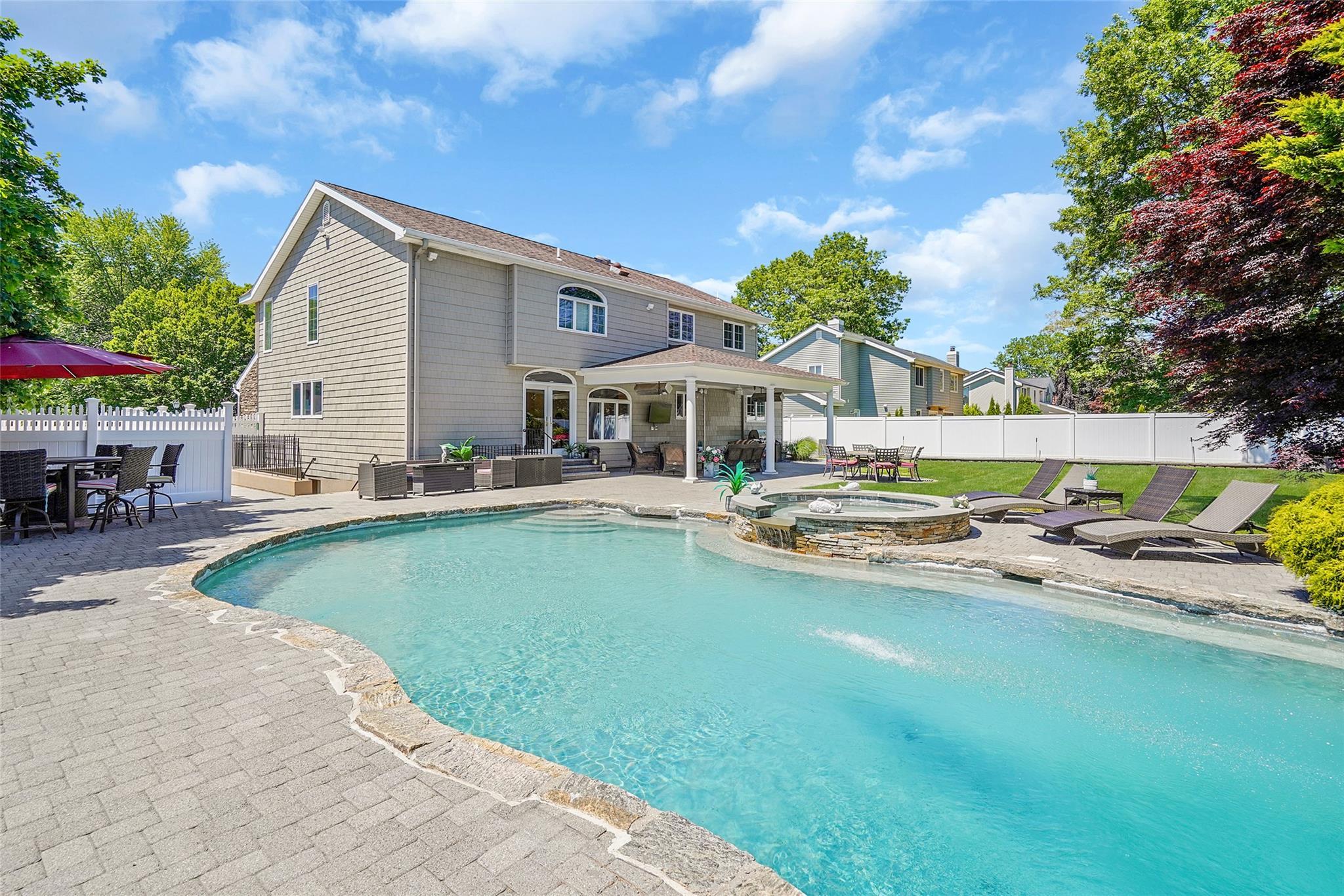 Single Family Barbera  Suffolk County, NY 11725, MLS-857294-28
