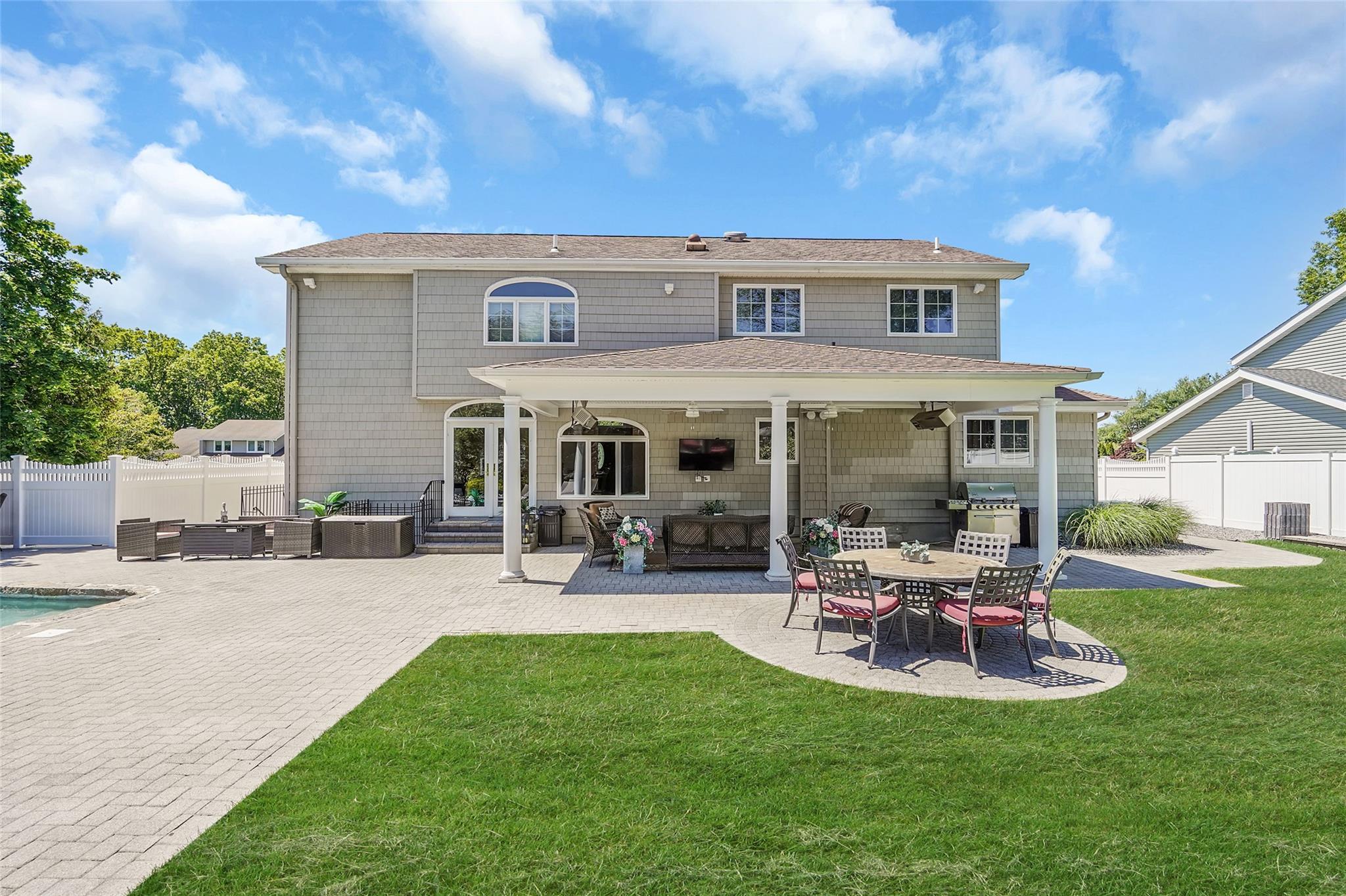 Single Family Barbera  Suffolk County, NY 11725, MLS-857294-32