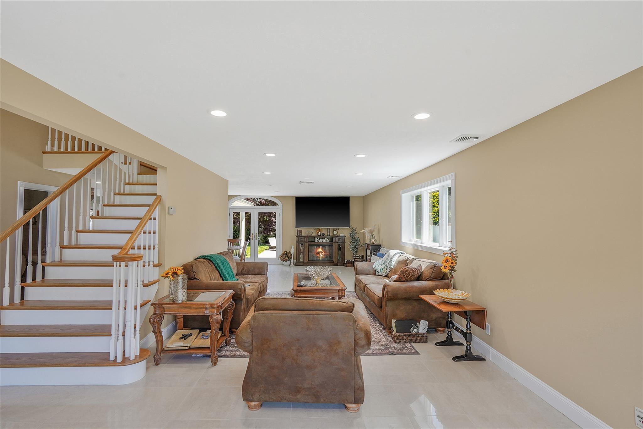 Single Family Barbera  Suffolk County, NY 11725, MLS-857294-6