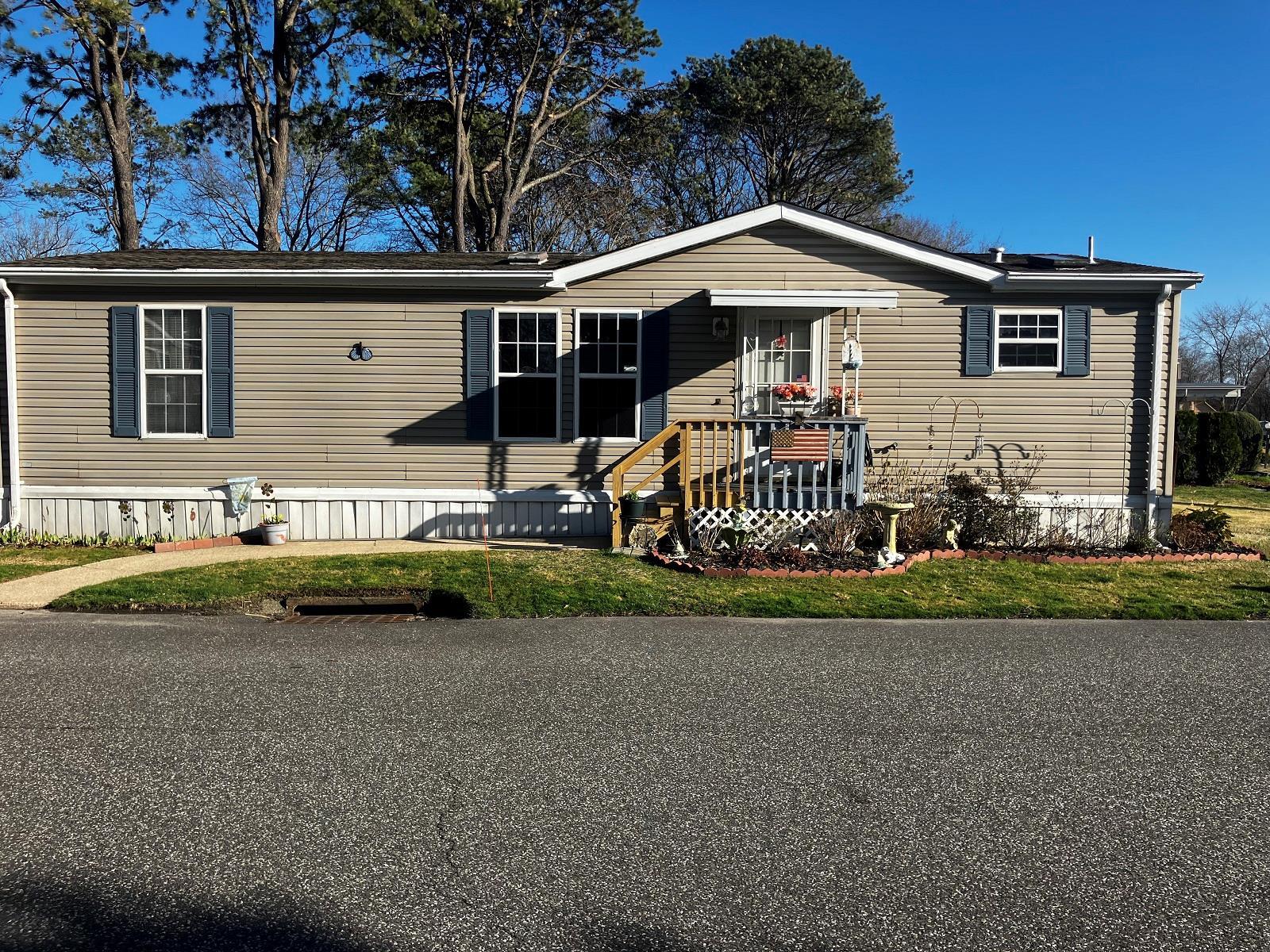 Single Family Old Country  Suffolk County, NY 11901, MLS-857323-5