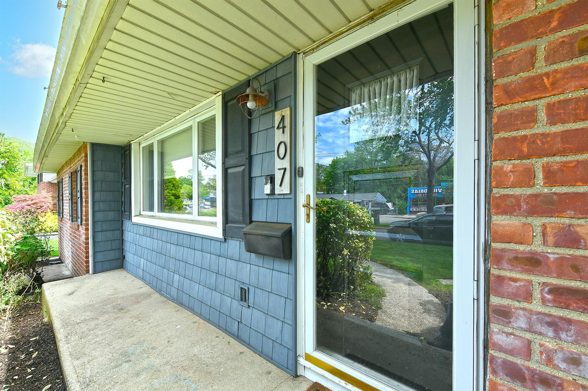 Single Family Larkfield  Suffolk County, NY 11731, MLS-857353-6