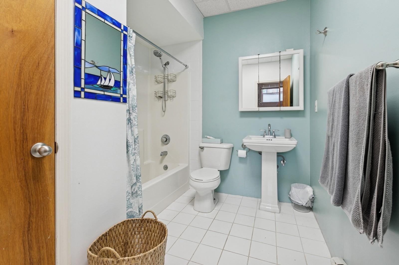 Single Family Soundview  Suffolk County, NY 11778, MLS-857367-27