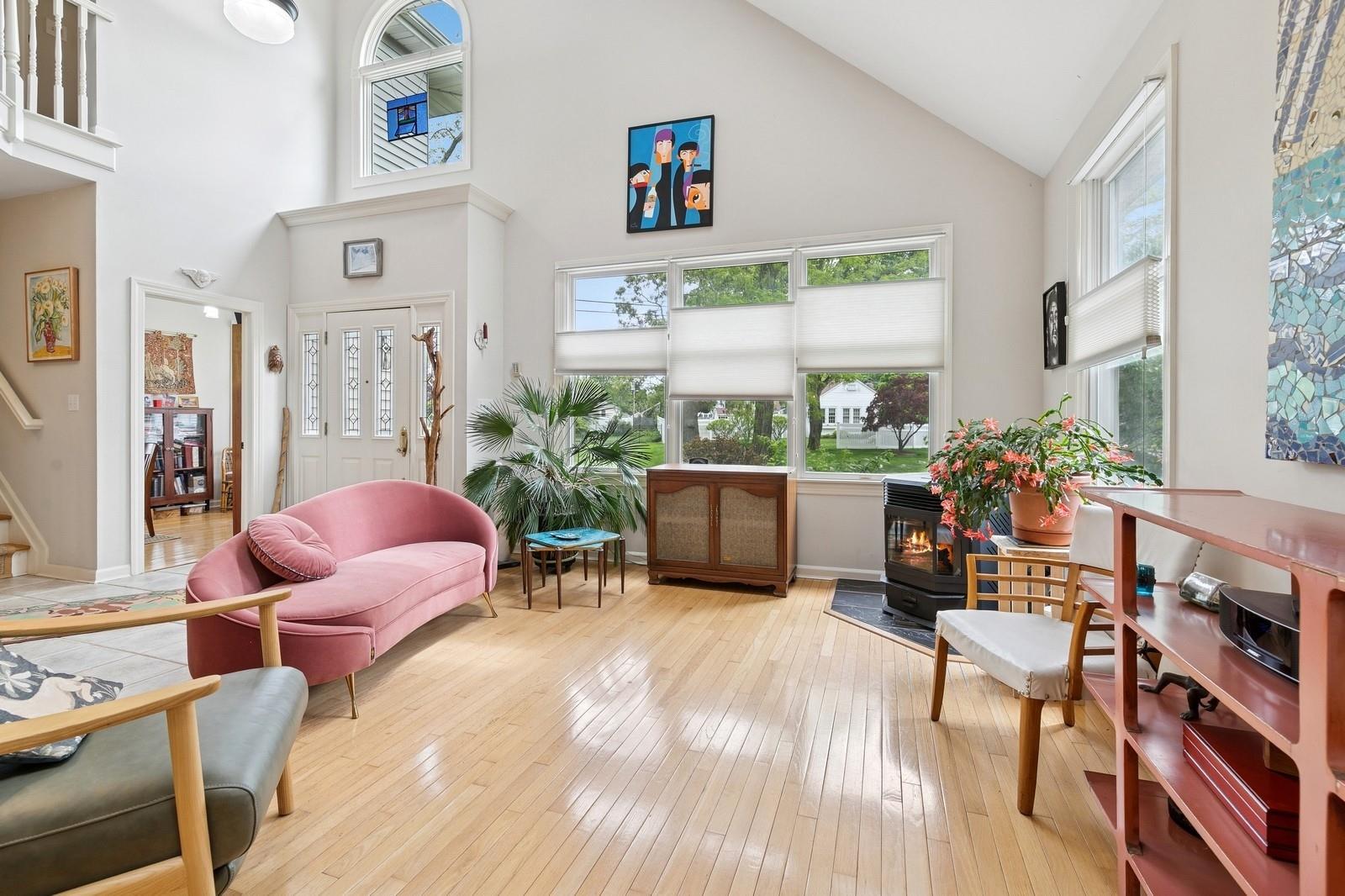 Single Family Soundview  Suffolk County, NY 11778, MLS-857367-7
