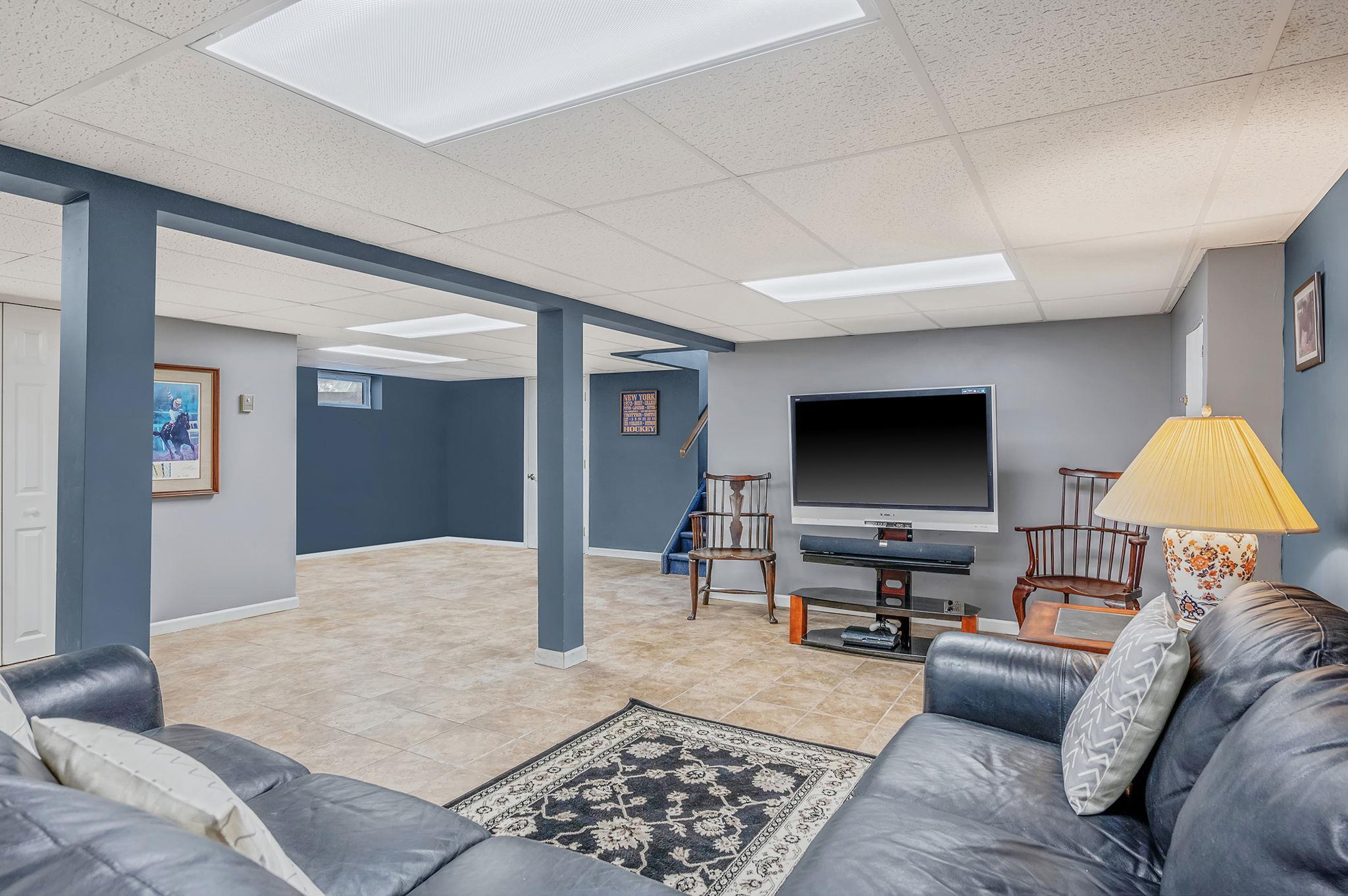 Single Family Quebec  Suffolk County, NY 11746, MLS-857368-19