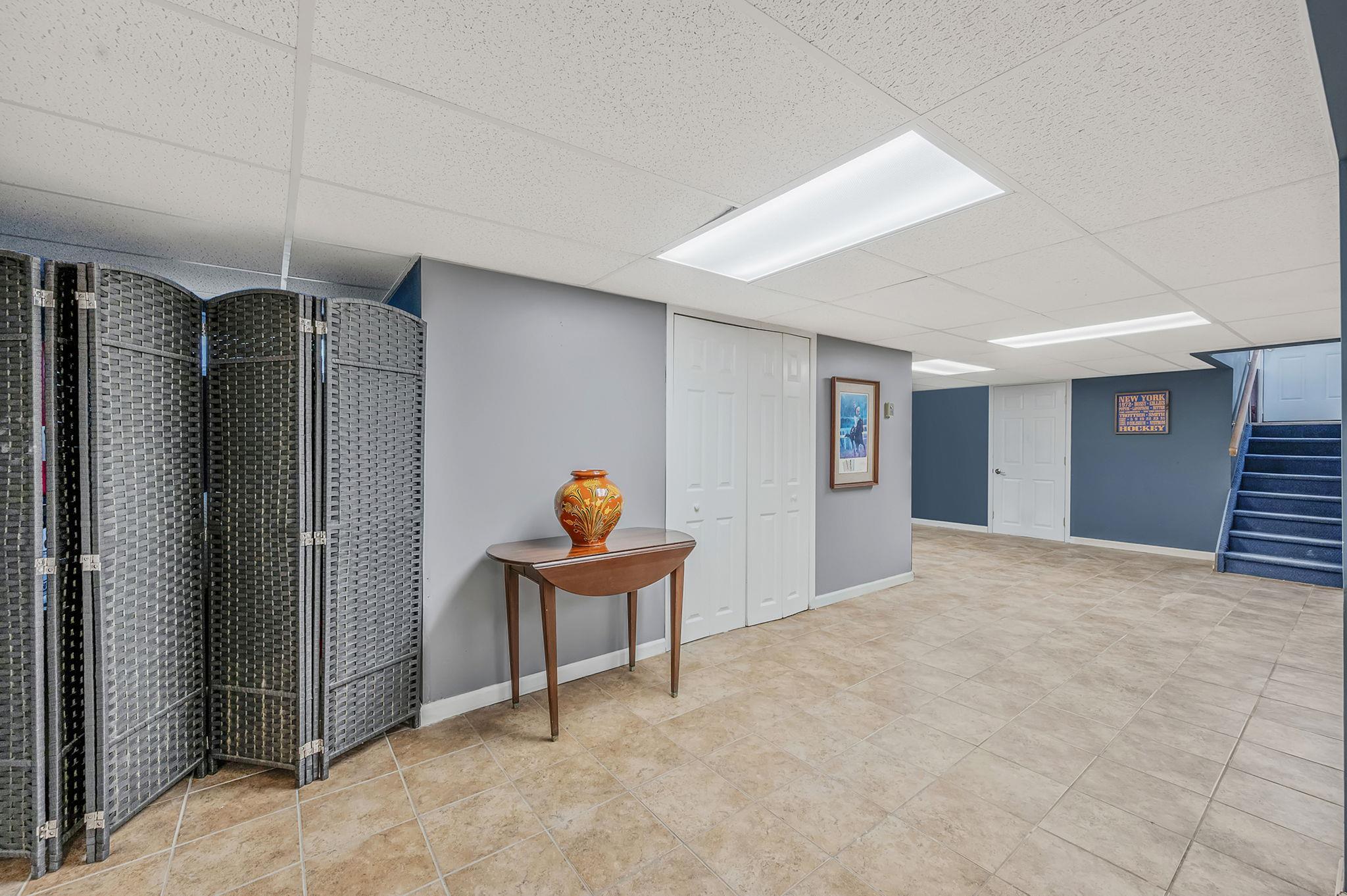 Single Family Quebec  Suffolk County, NY 11746, MLS-857368-20