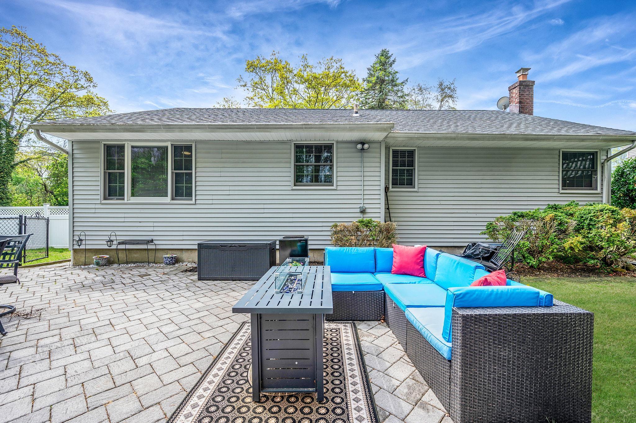 Single Family Quebec  Suffolk County, NY 11746, MLS-857368-22