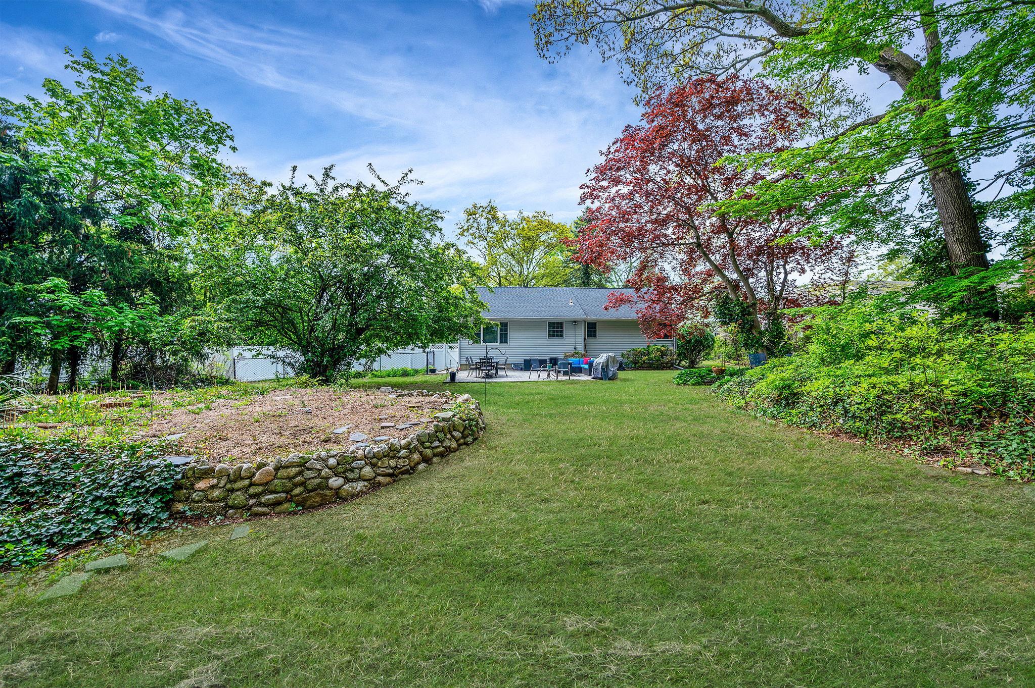 Single Family Quebec  Suffolk County, NY 11746, MLS-857368-23