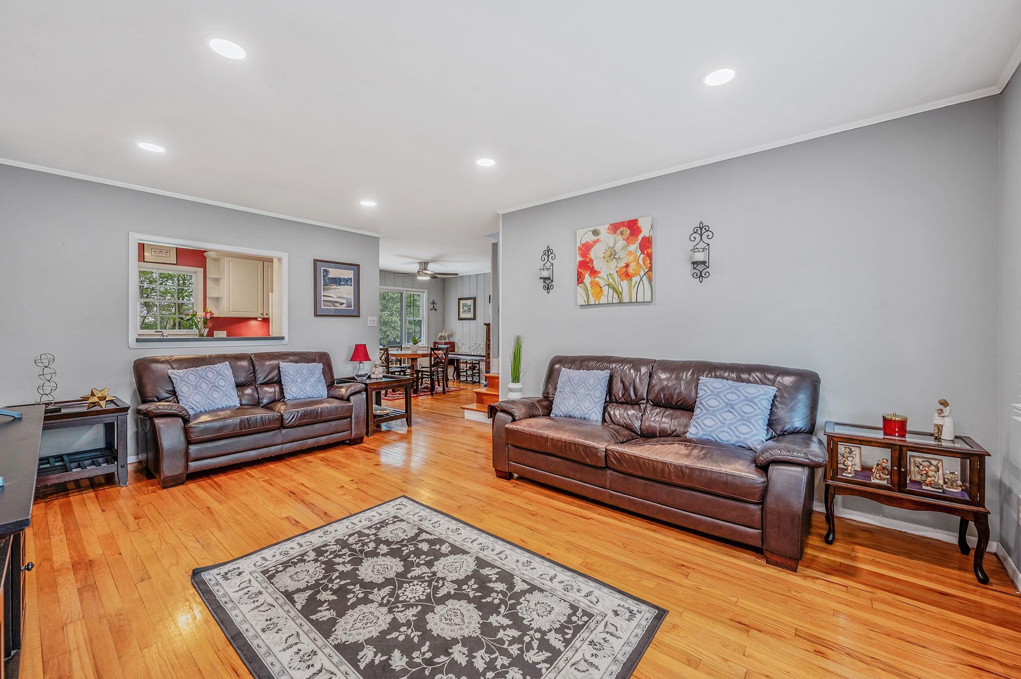 Single Family Quebec  Suffolk County, NY 11746, MLS-857368-3