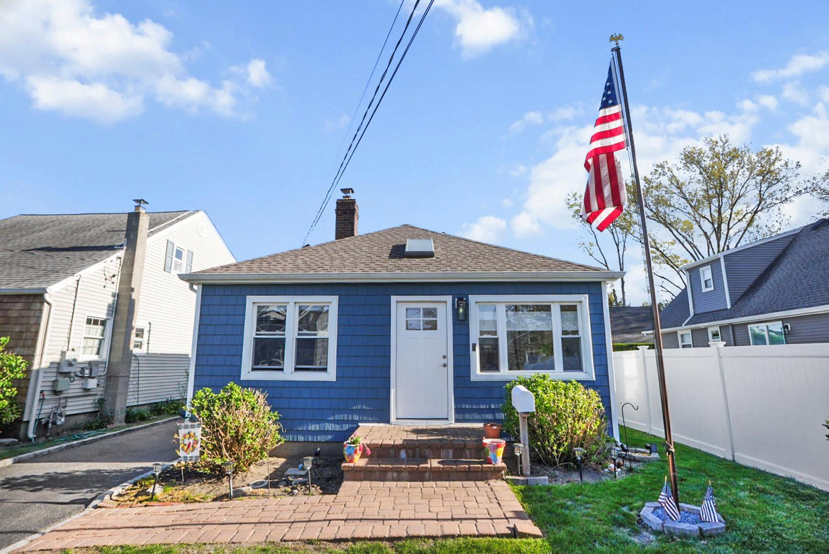 Single Family Bay  Suffolk County, NY 11701, MLS-857394-2
