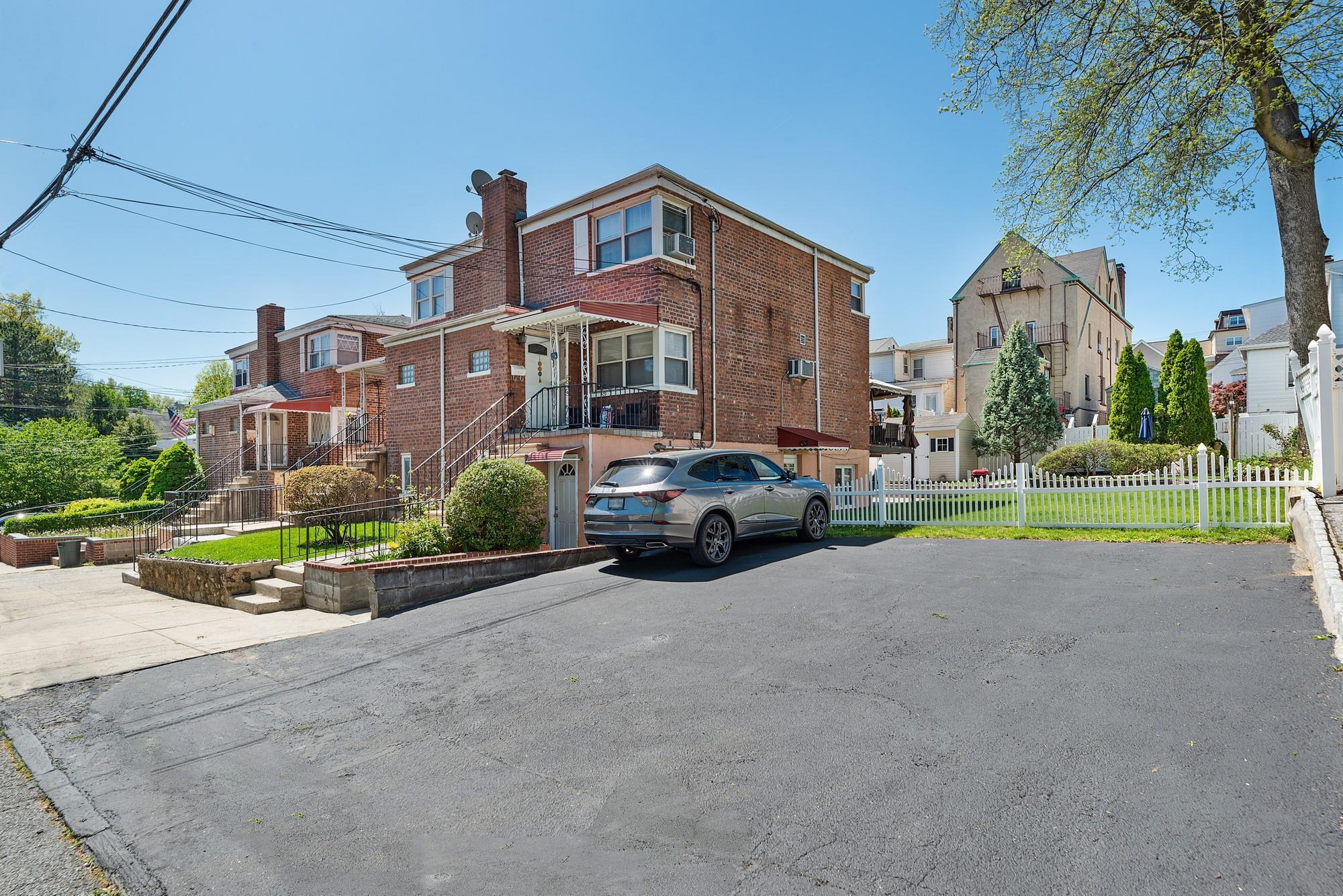 Single Family Laurel  Westchester County, NY 10704, MLS-857397-2