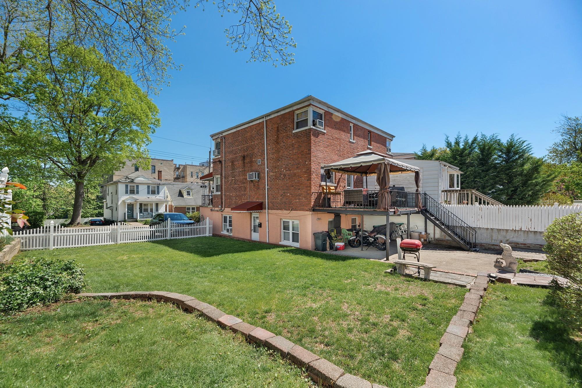 Single Family Laurel  Westchester County, NY 10704, MLS-857397-3