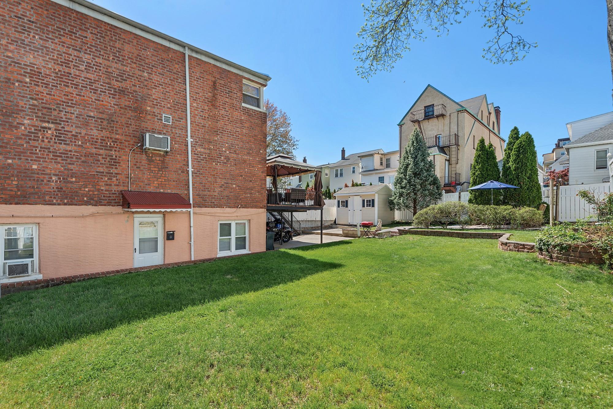 Single Family Laurel  Westchester County, NY 10704, MLS-857397-4