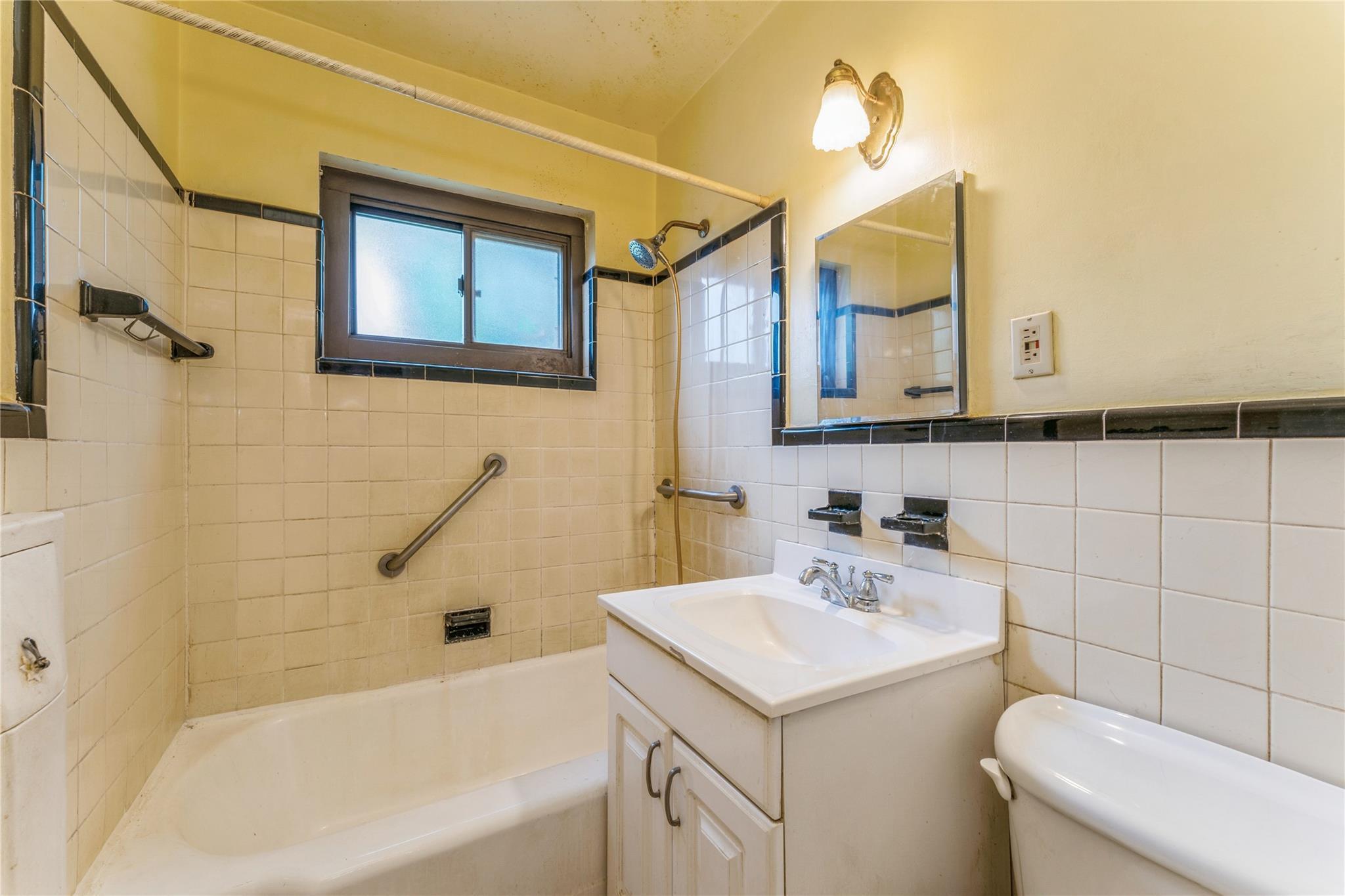 Coop Cherry Valley Avenue  Nassau County, NY 11530, MLS-857445-17