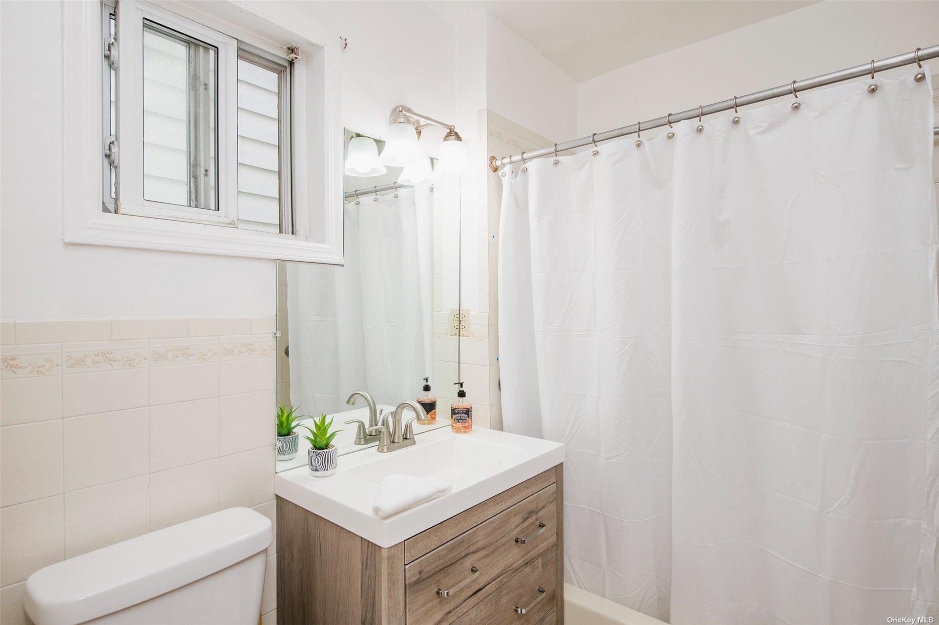 Single Family 91 St  Queens, NY 11416, MLS-857476-15