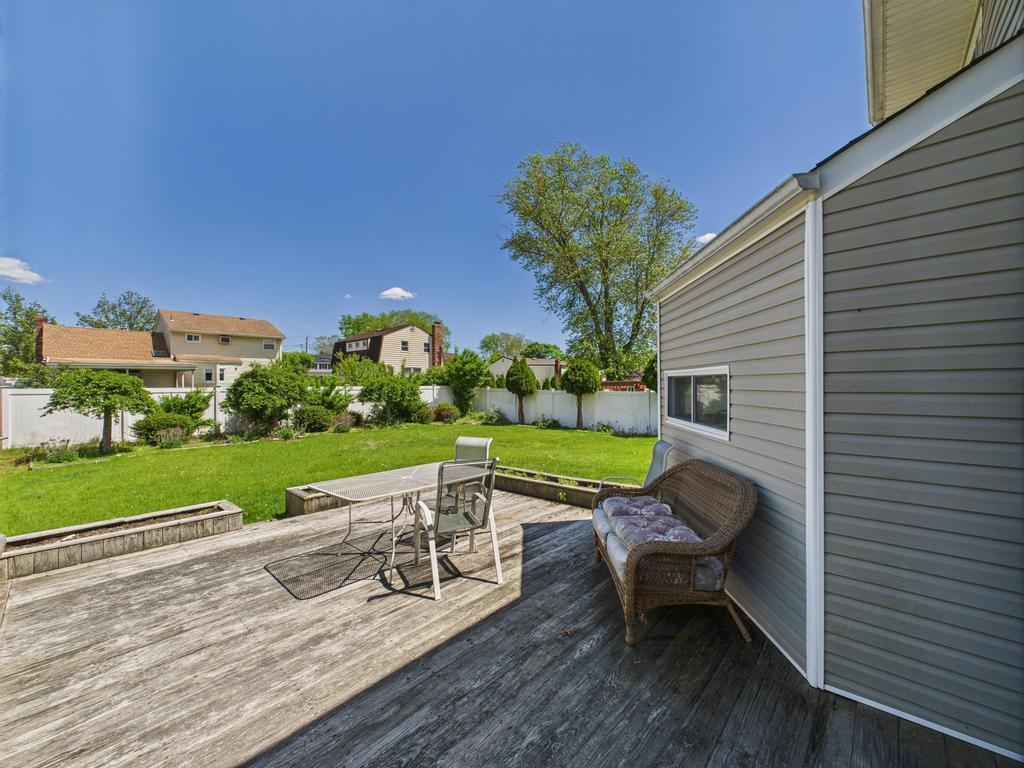 Single Family Katie  Suffolk County, NY 11755, MLS-857482-40