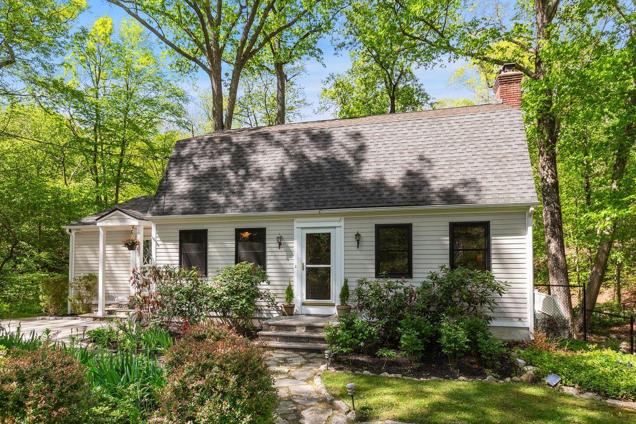 Single Family Laurie  Westchester County, NY 10590, MLS-857489-2