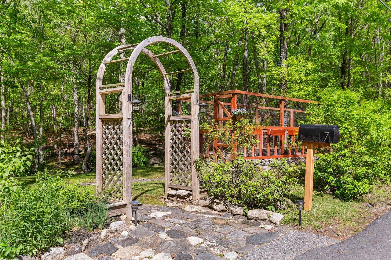 Single Family Laurie  Westchester County, NY 10590, MLS-857489-42